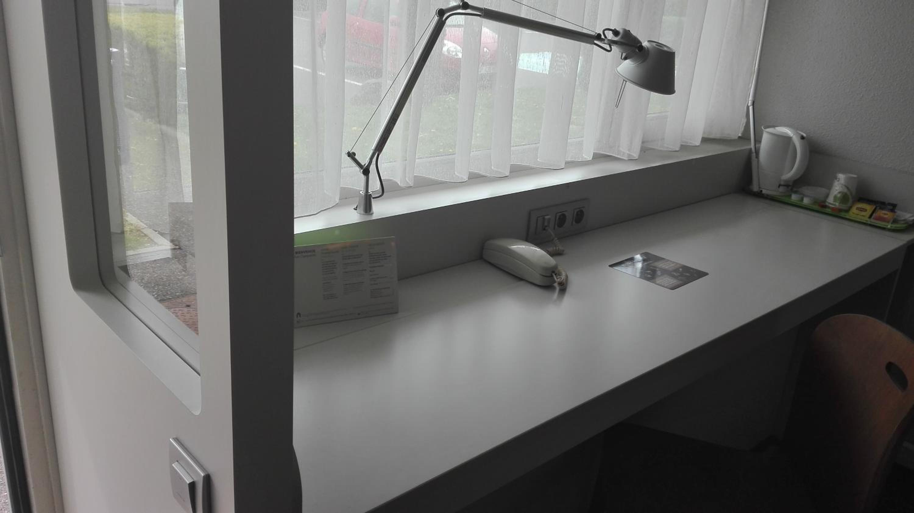 Standard Double Room - Photo 11