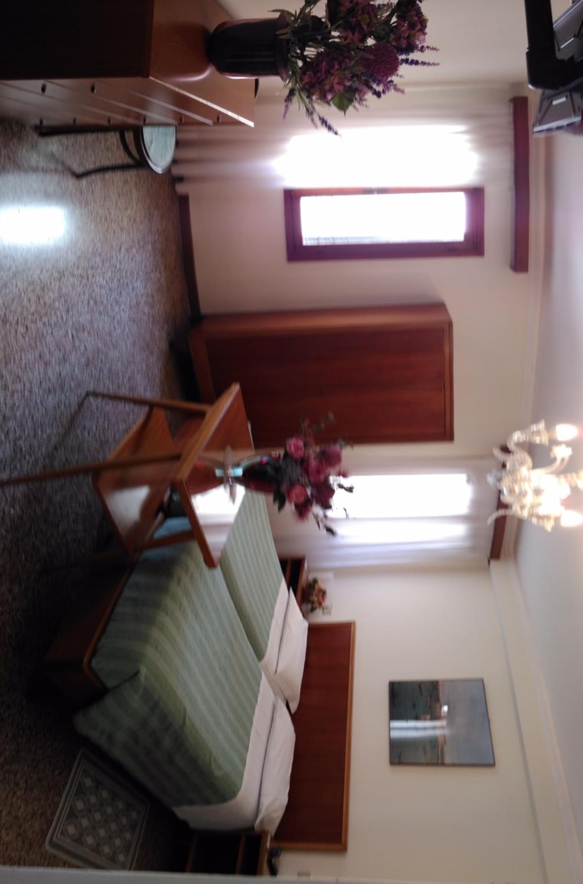 Basic Triple Room with Shower photo 2