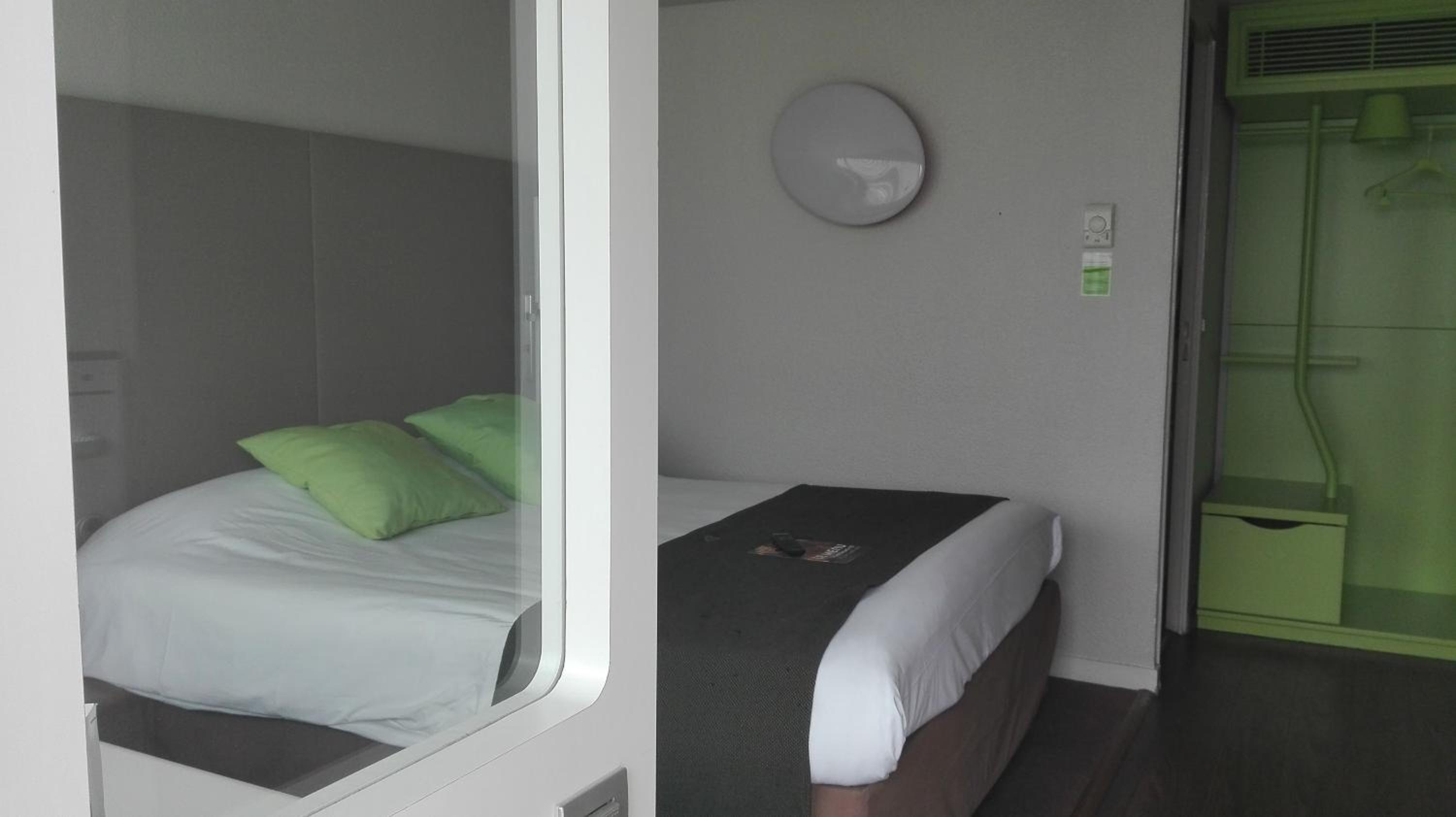Standard Double Room - Photo 9
