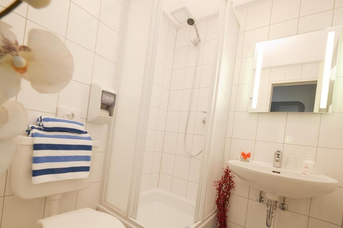 Double Room - Photo 3