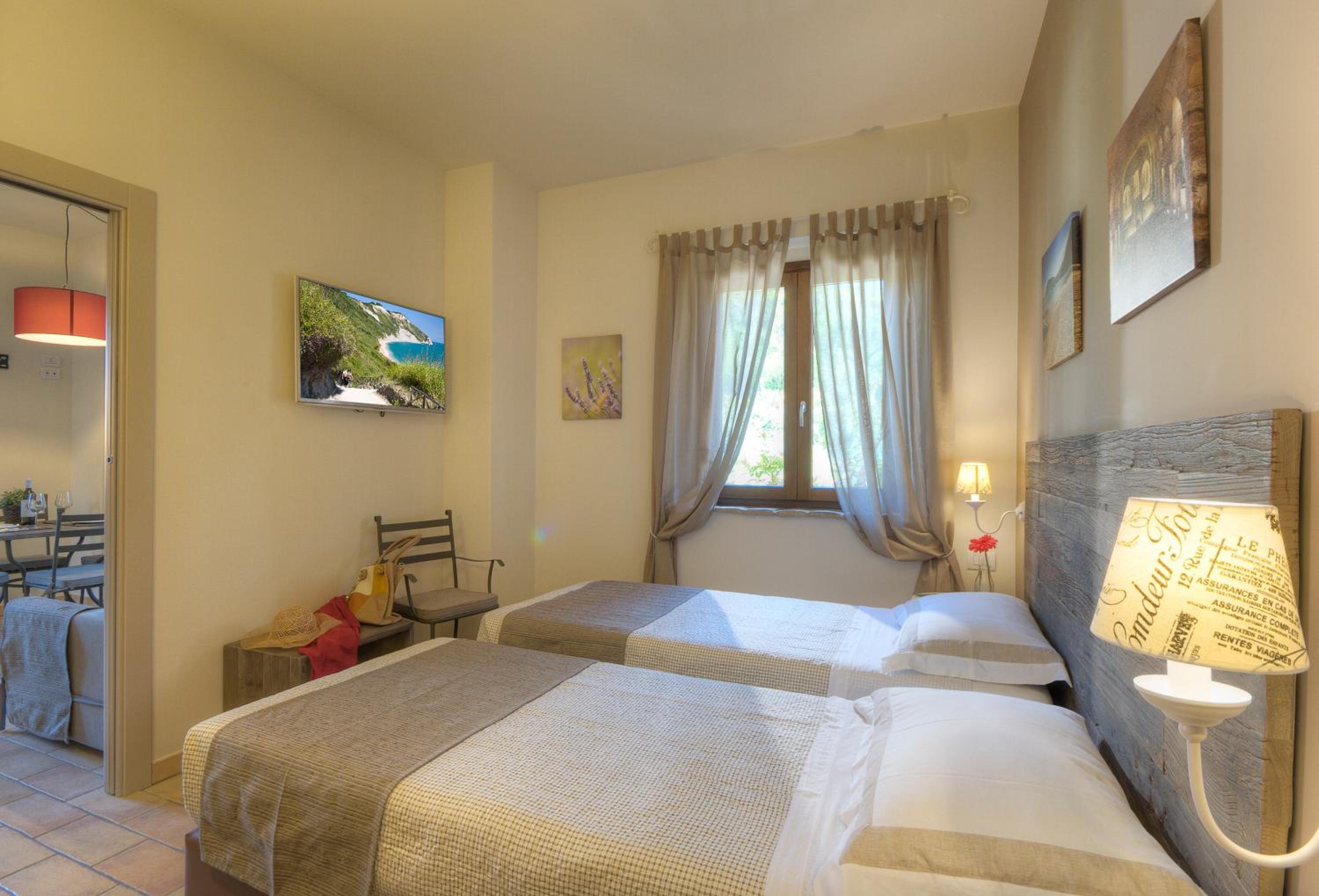 Deluxe Double or Twin Room photo 2