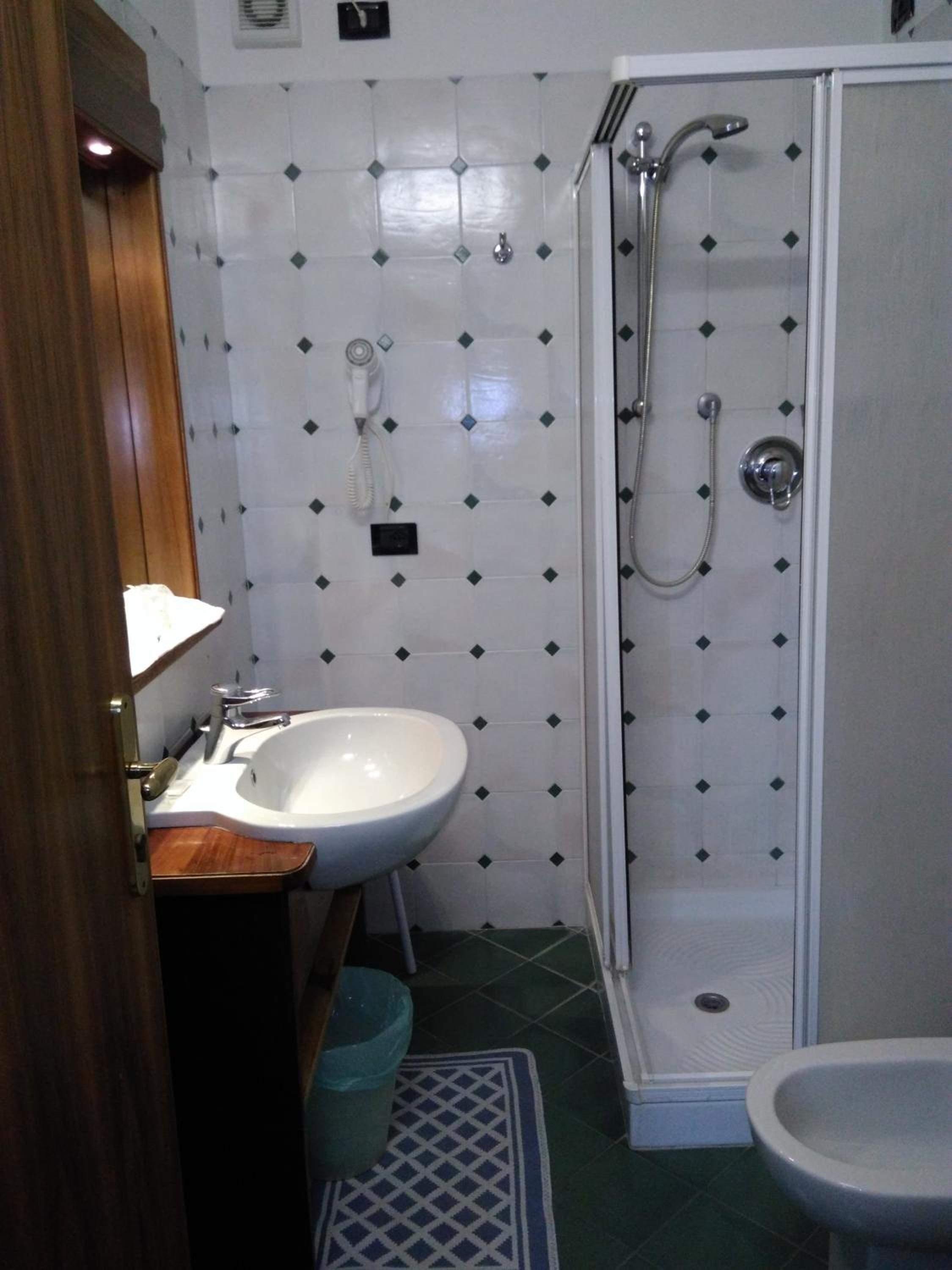Triple Room with Private Bathroom photo 2