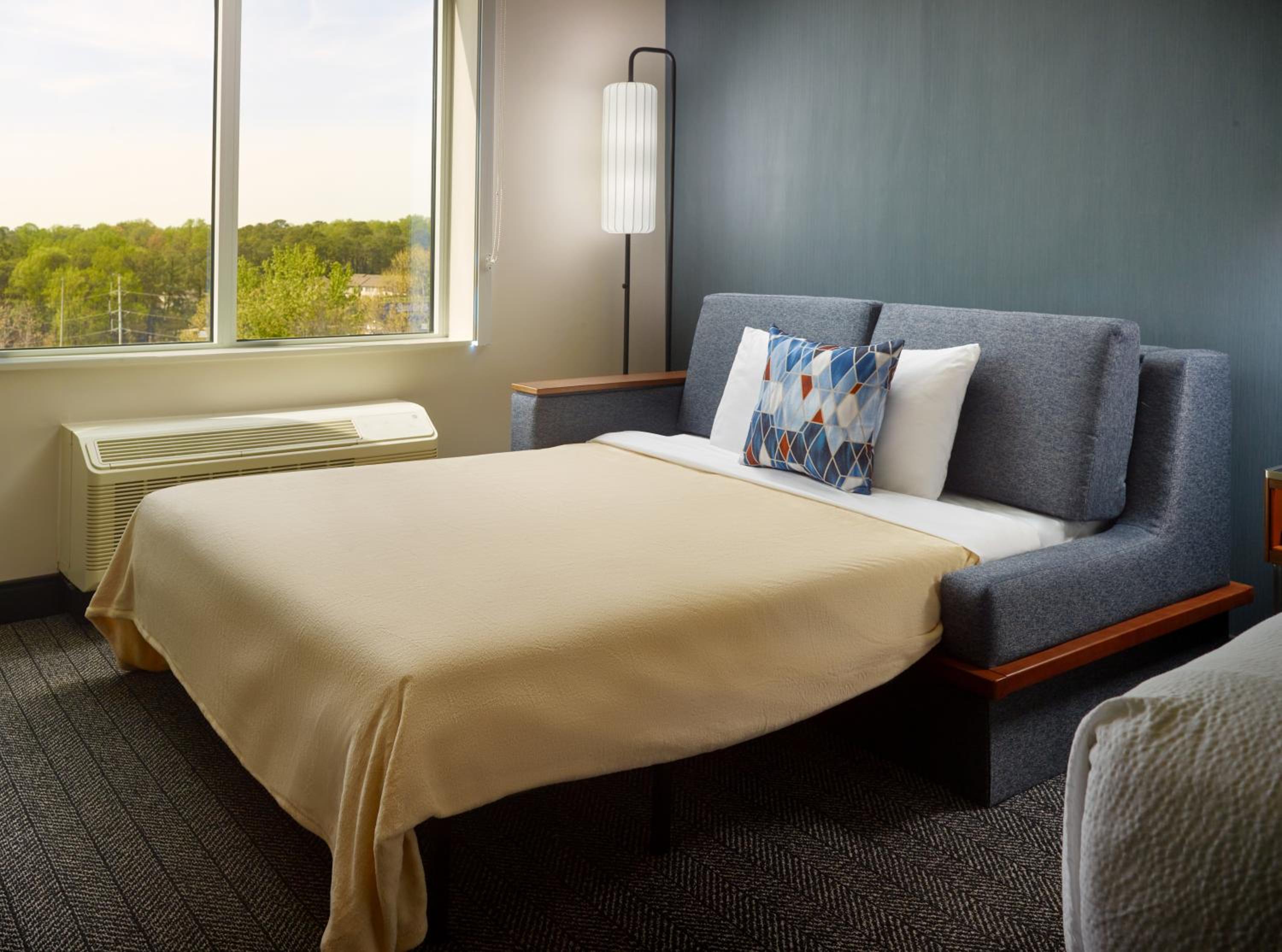 Standard King Room - Hearing Accessible - Photo 1