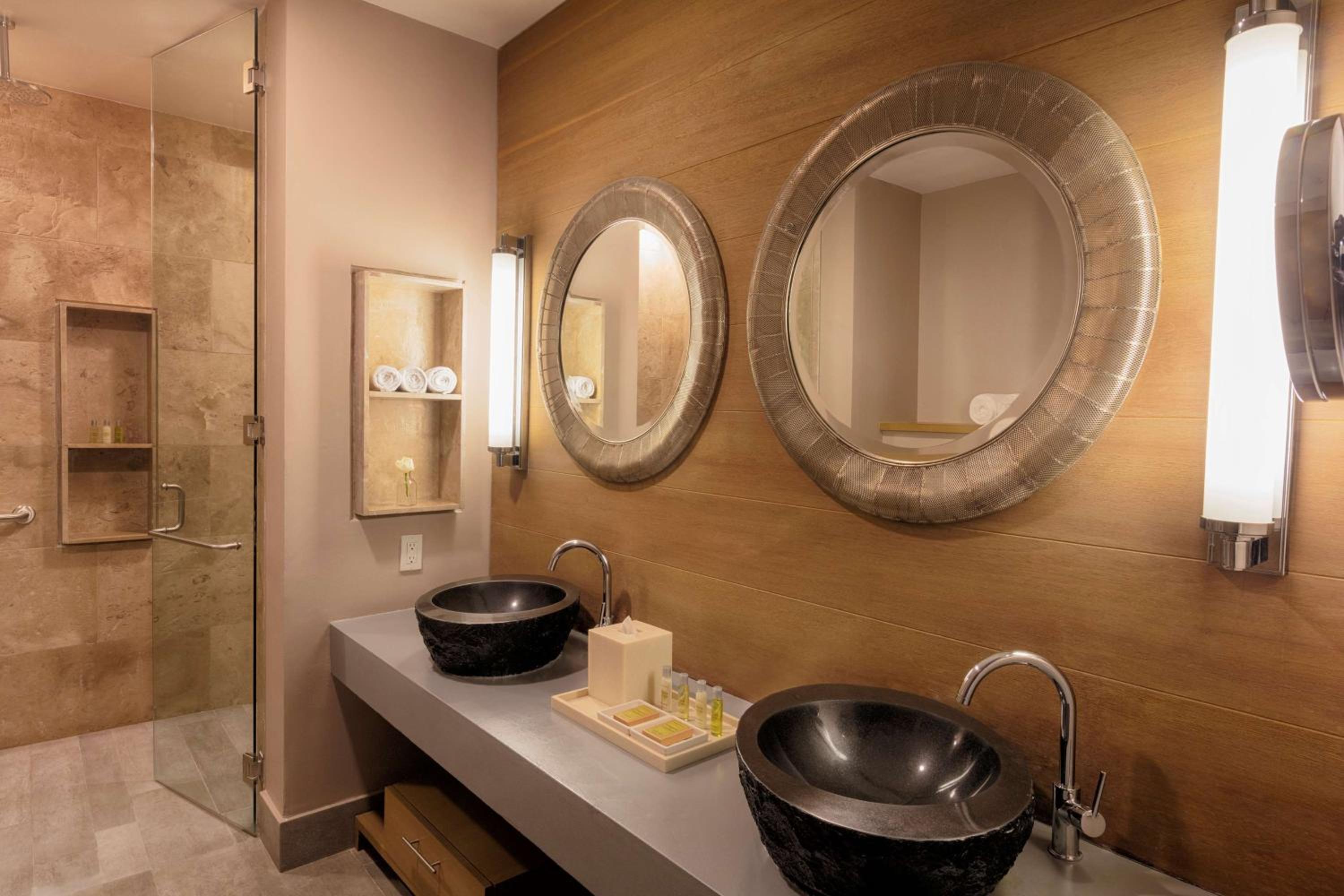 Junior King Suite - Adults Only