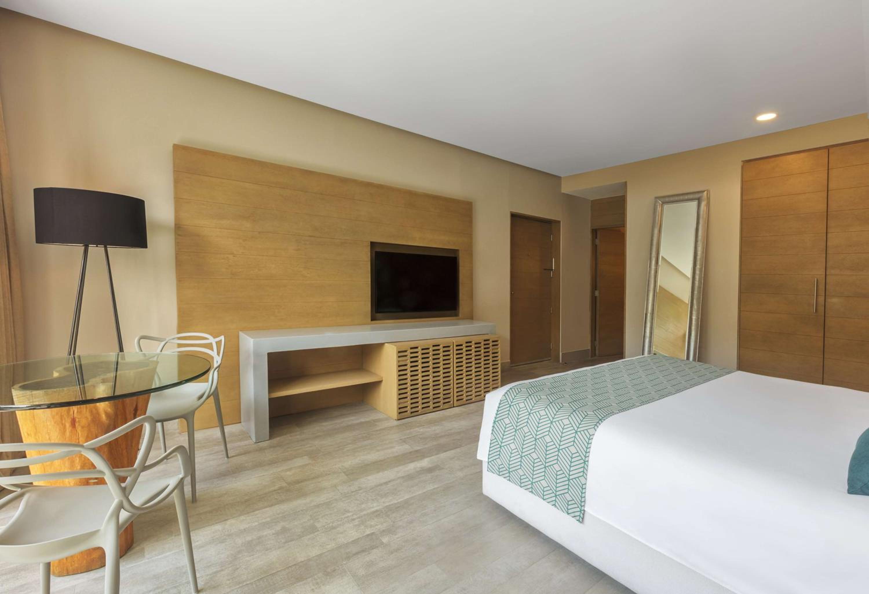 Standard King Room - Adults Only