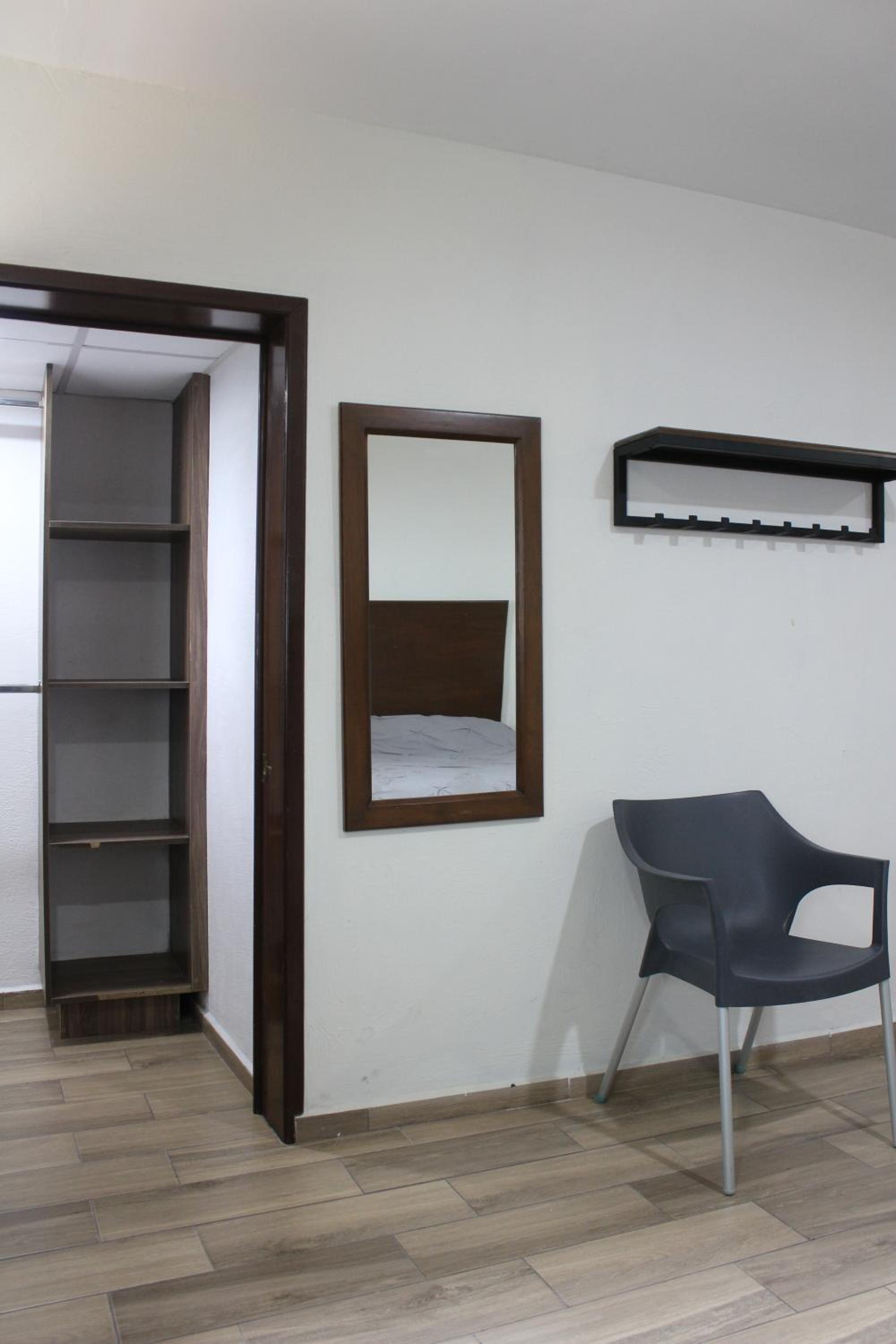 Deluxe Studio
