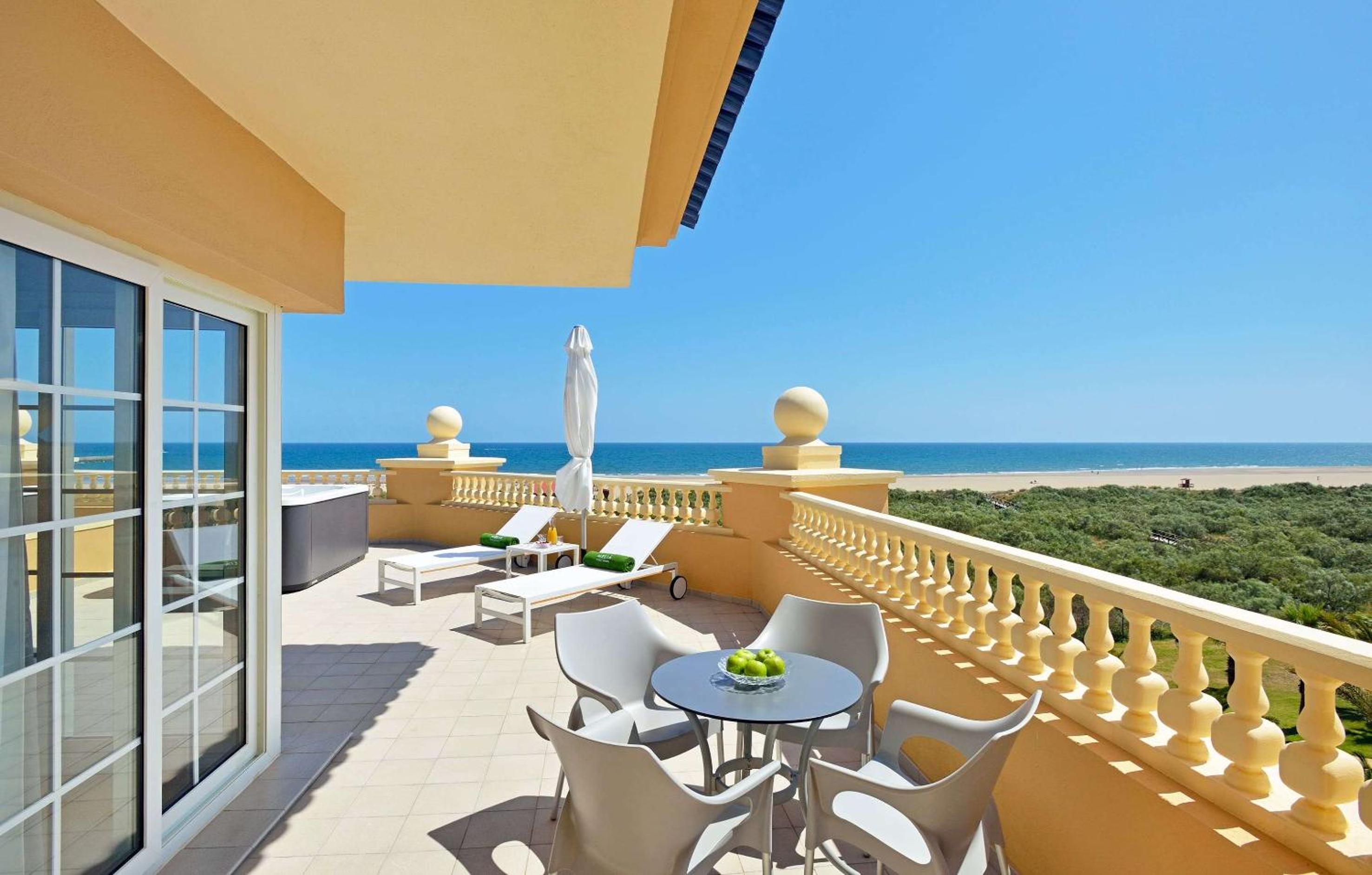 The Level Master Suite with Sea View (2 Adults + 2 Children) photo 2