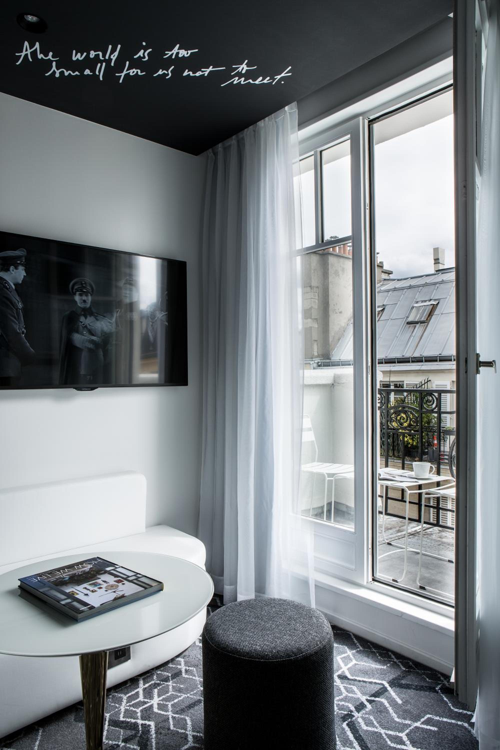 Classic Double or Twin Room with Balcony photo 3