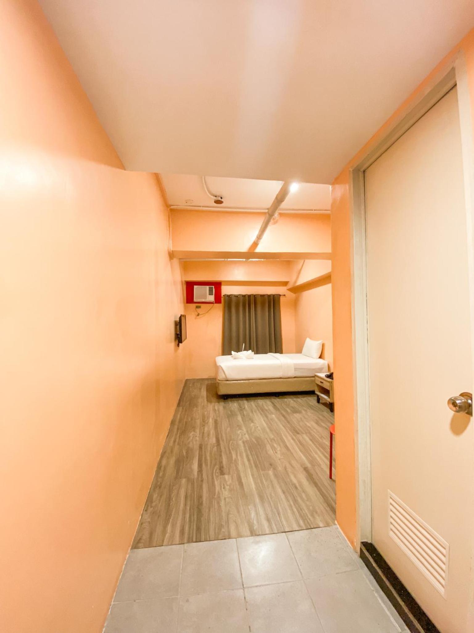 Economy Double Room - Photo 4