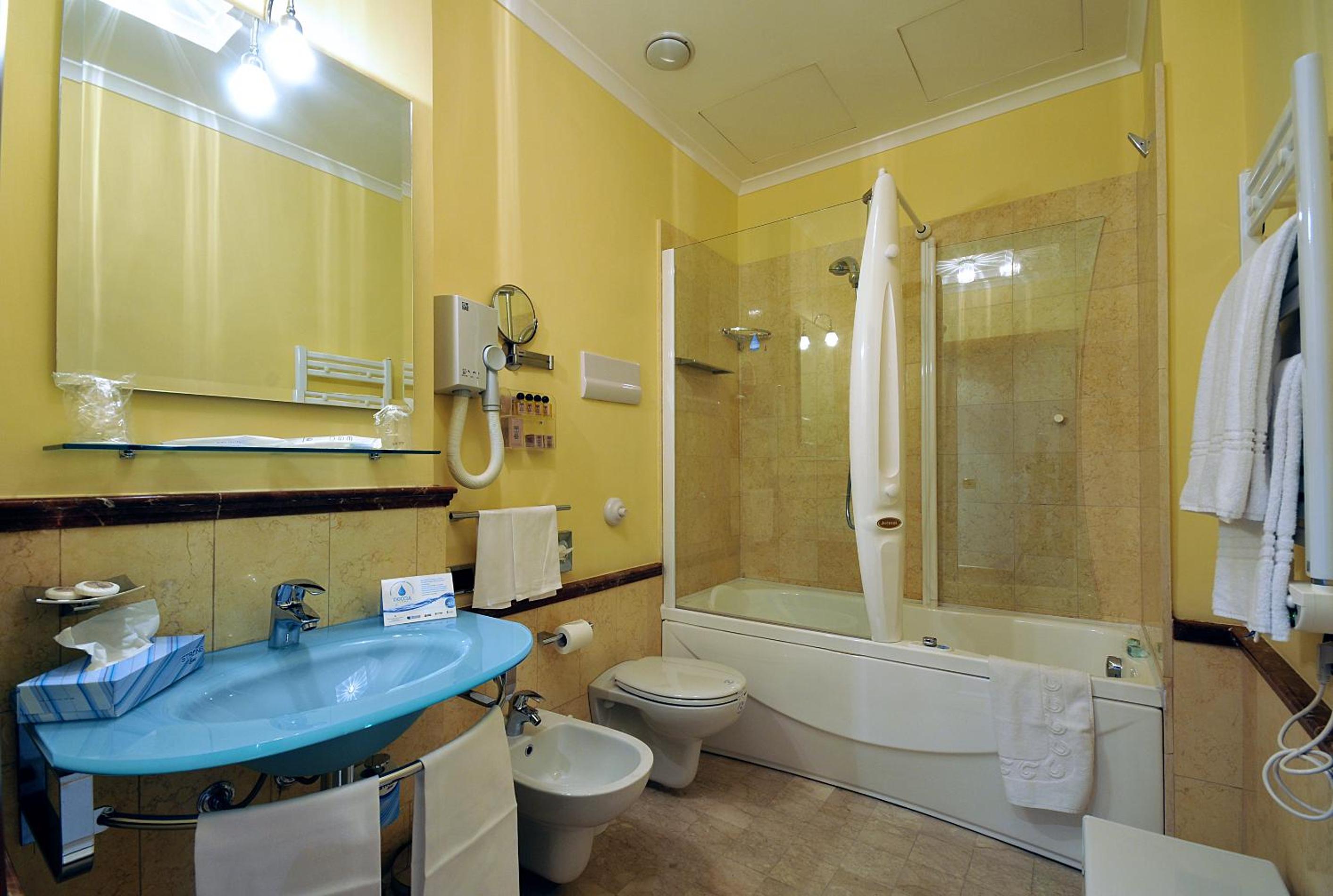 Suite - Photo 5