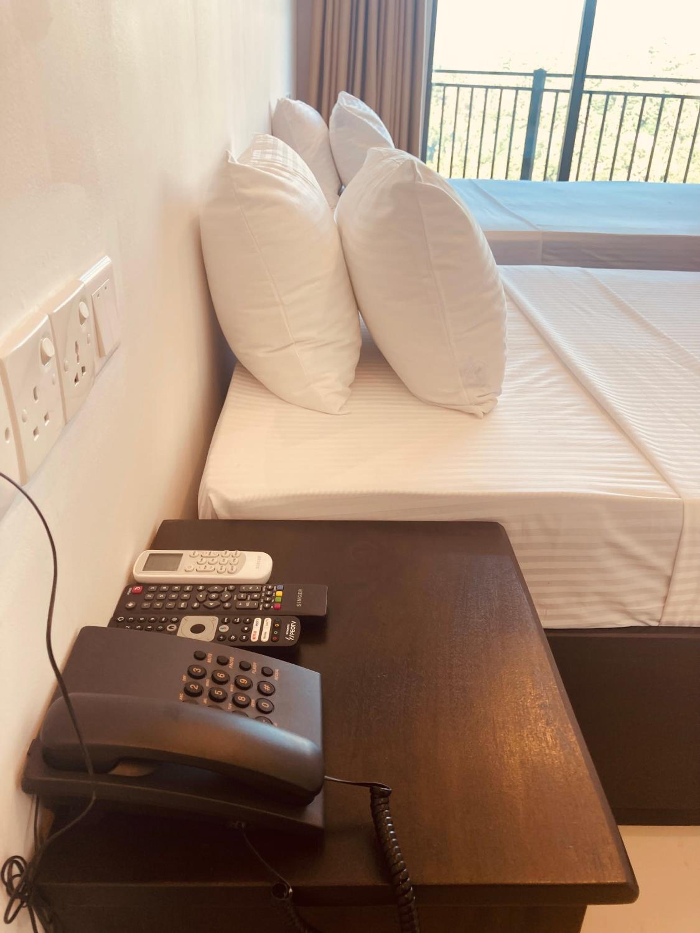 Deluxe Double or Twin Room with Mountain View photo 3
