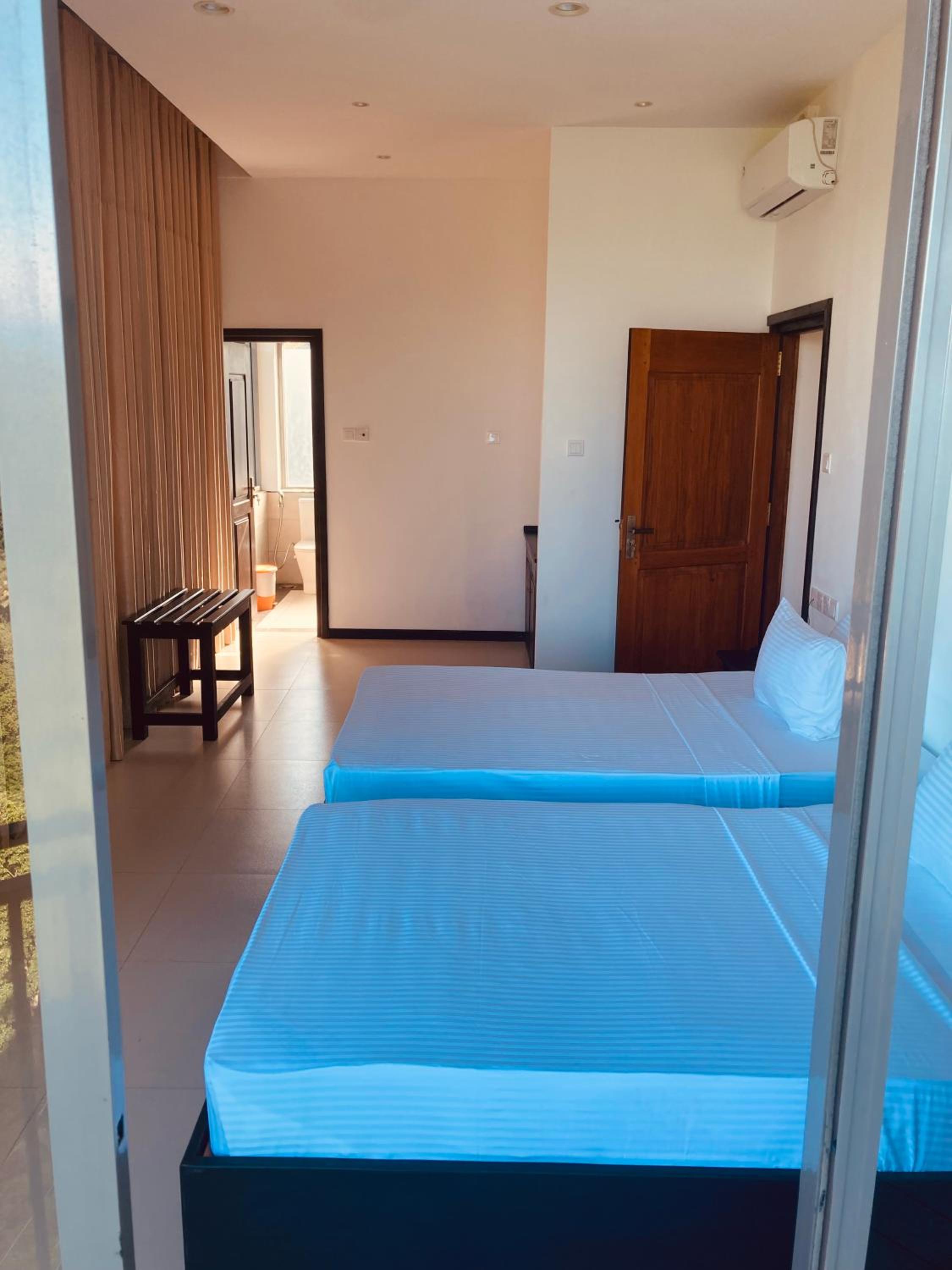 Deluxe Double or Twin Room with Mountain View