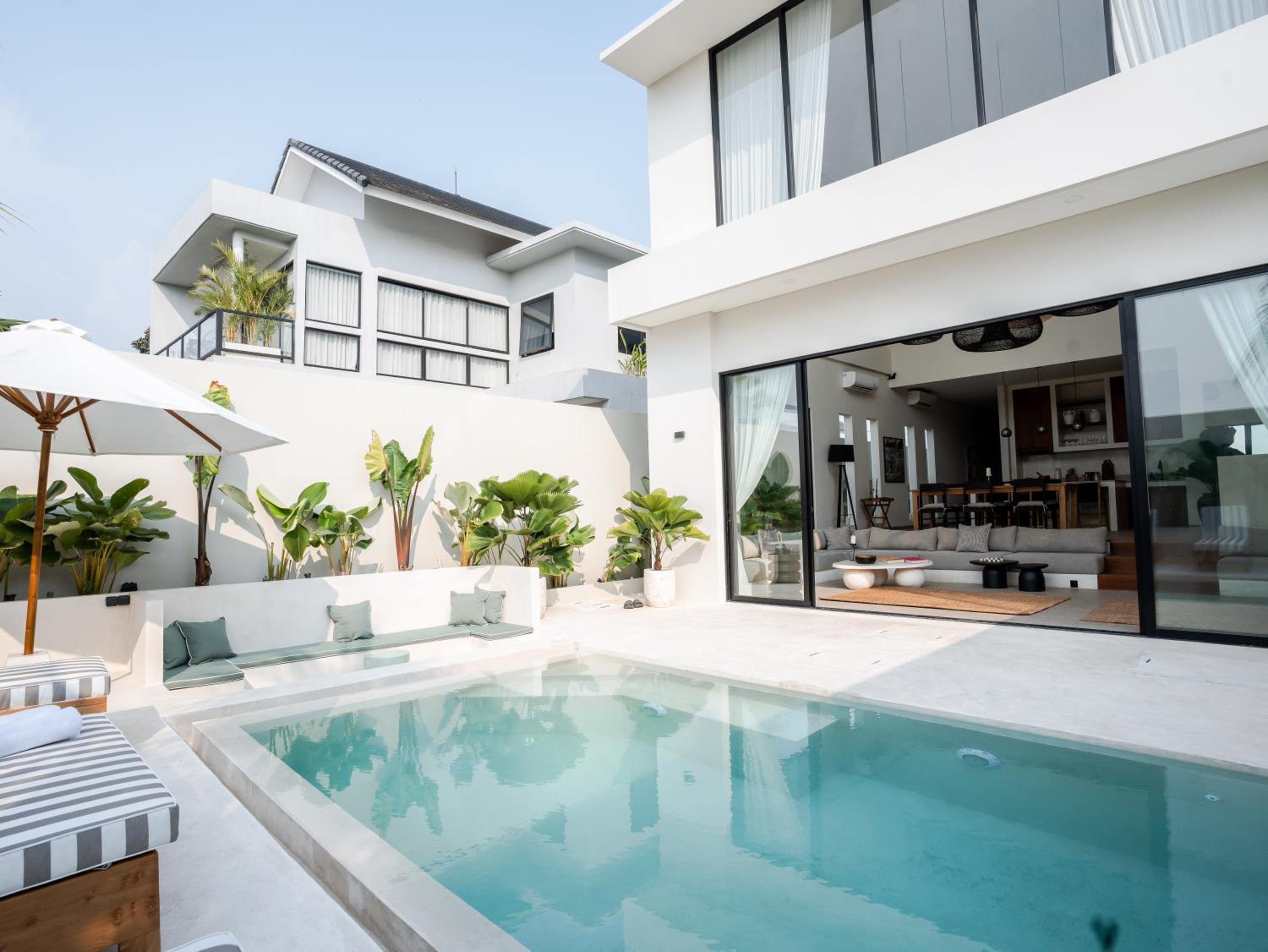 Three-Bedroom Villa photo 1