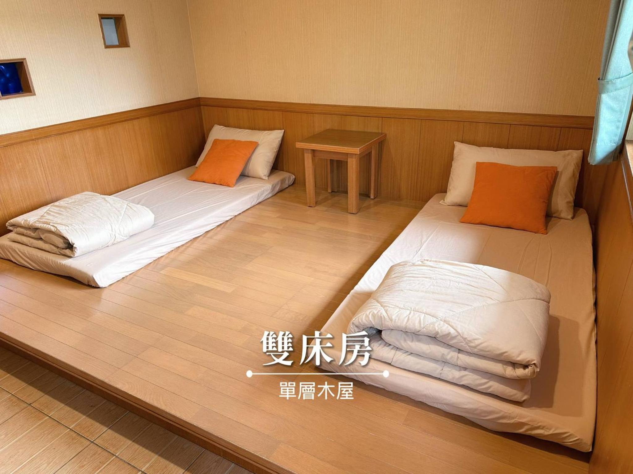 Small Twin Room photo 1