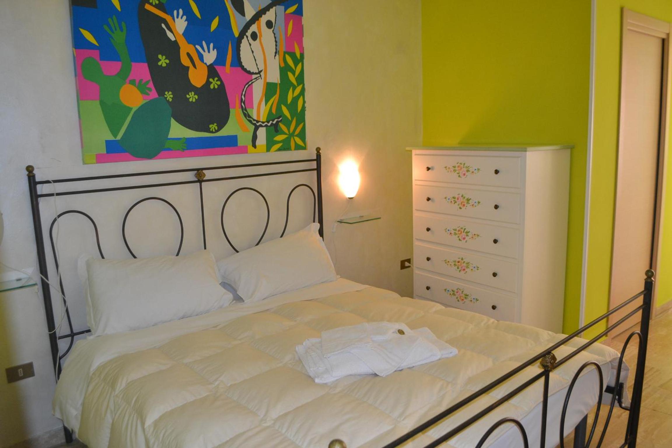 Quadruple Room with Private Bathroom - Photo 2