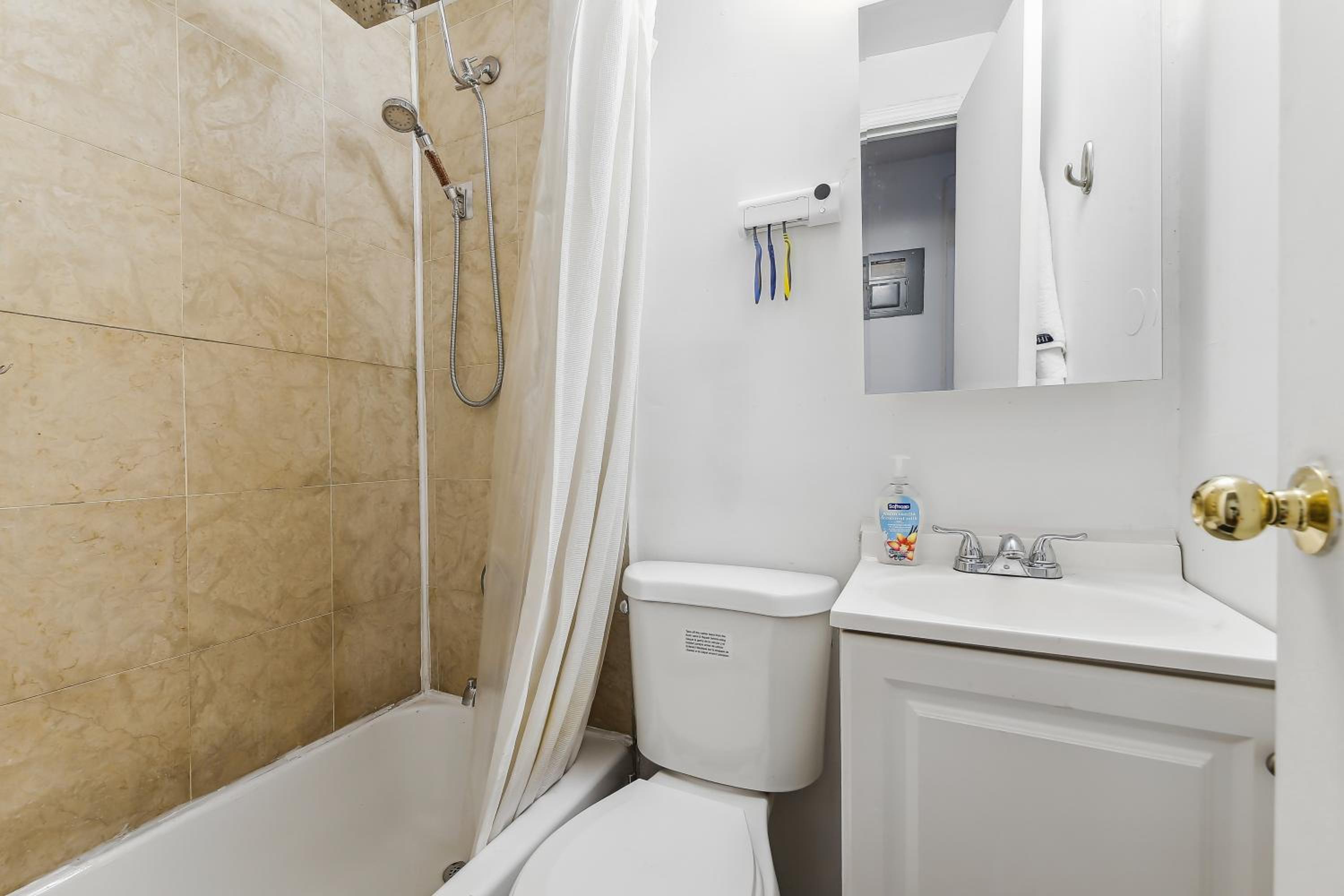 Double Room with Private Bathroom photo 1