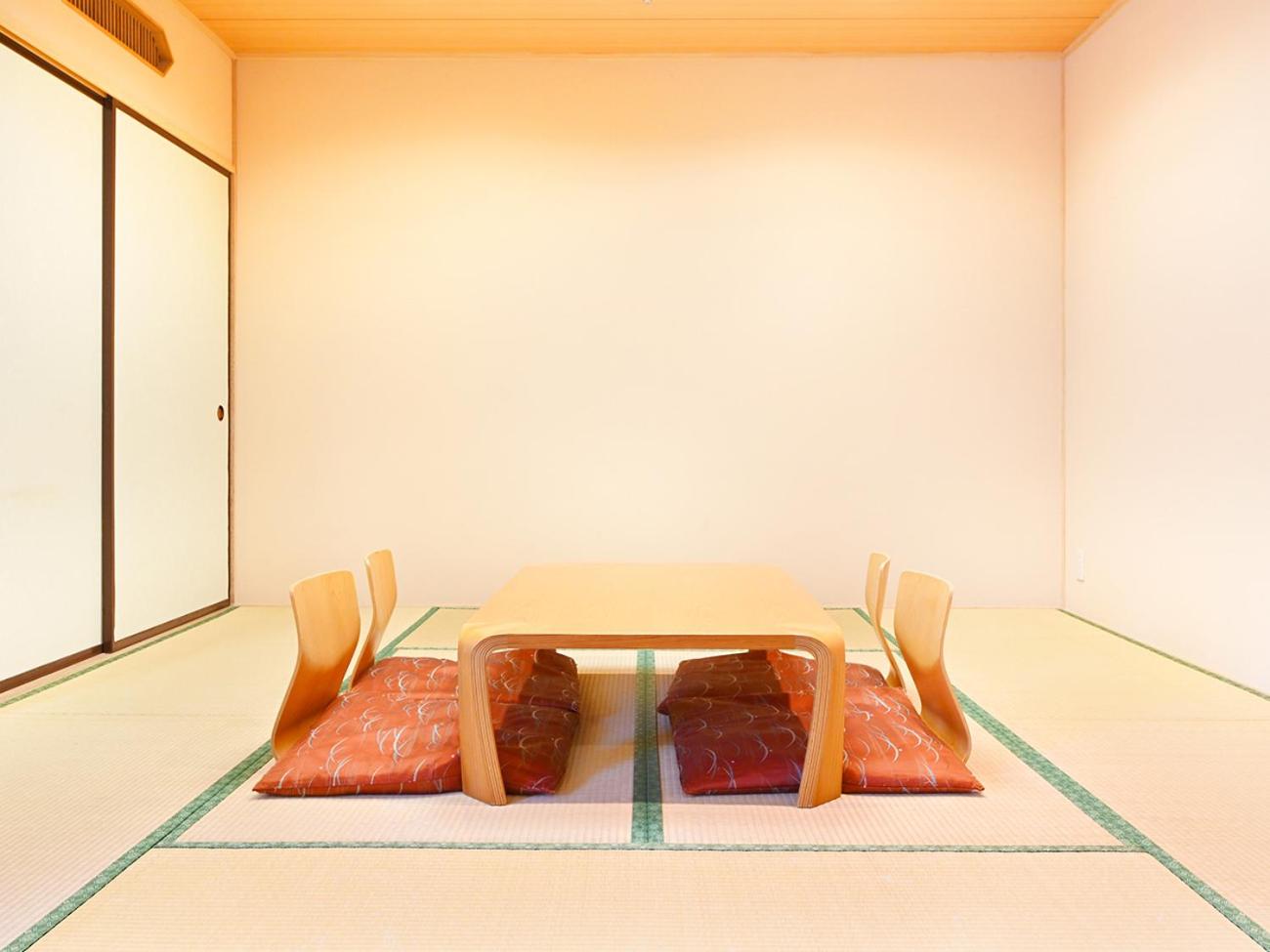 Japanese-Style Room
