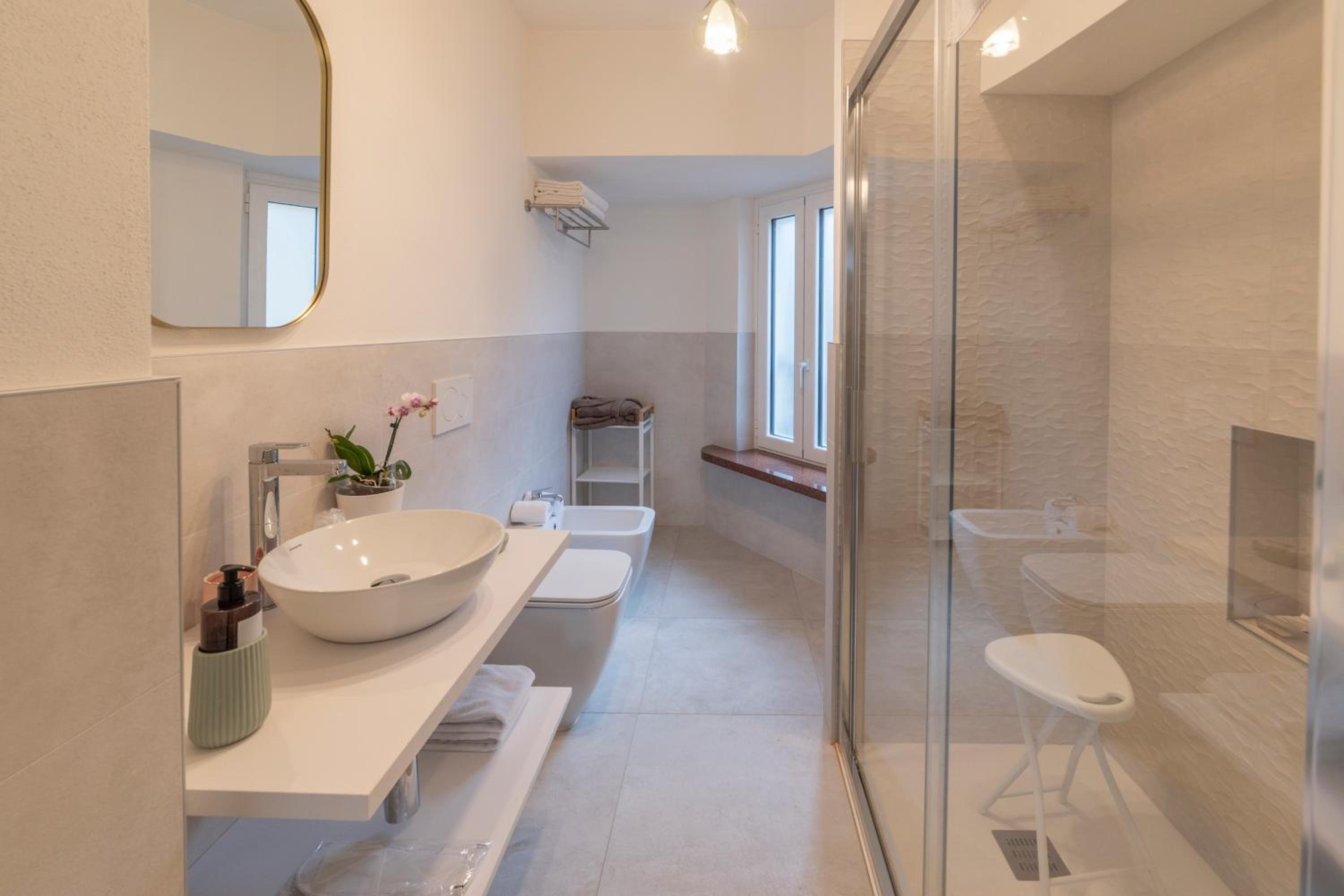 Deluxe Double Room with Balcony - Photo 27