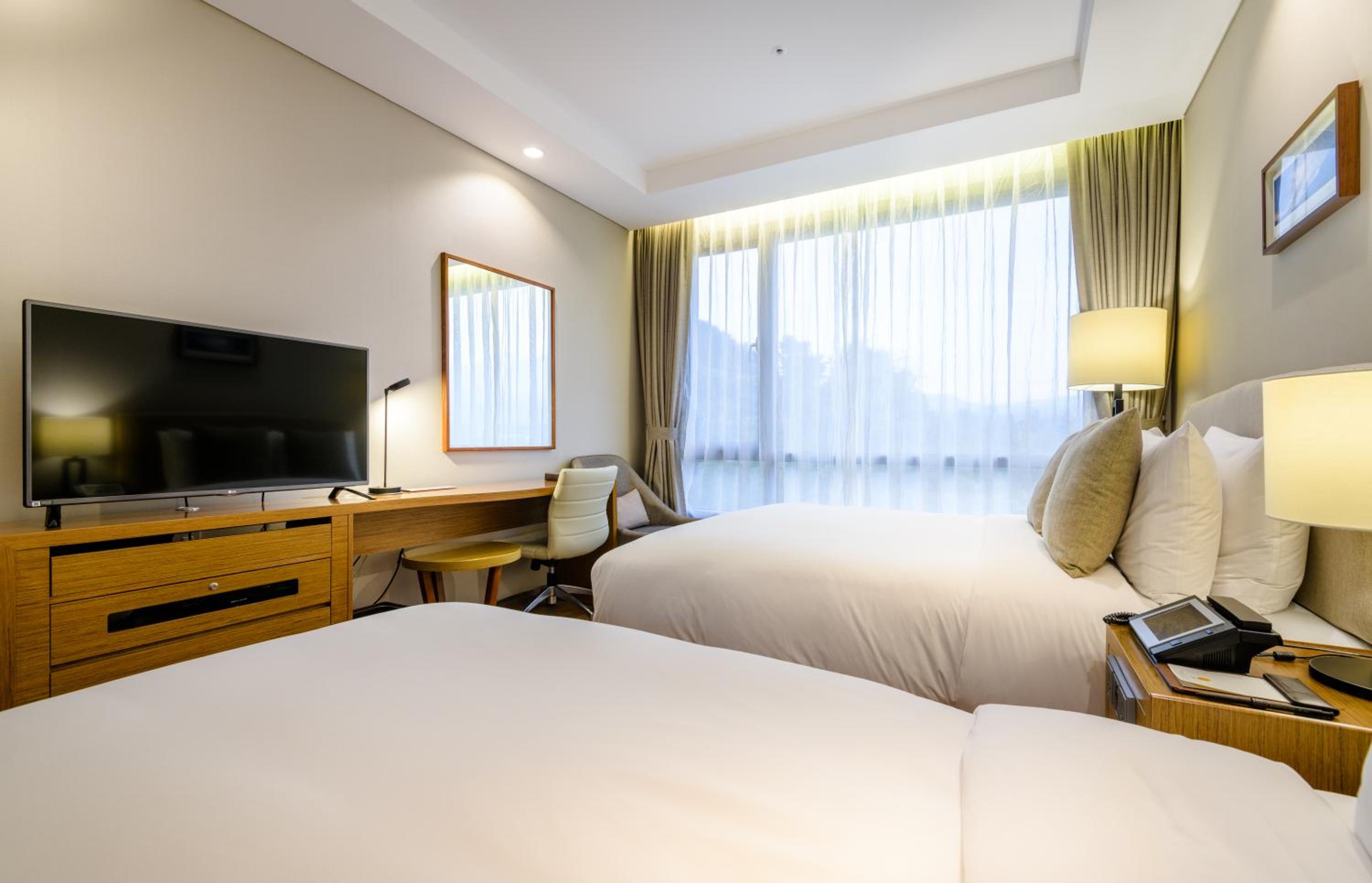 Family Twin (Seogwiposi tourist spot ticket, 2 per night, choose 1 of 6 tourist spots)