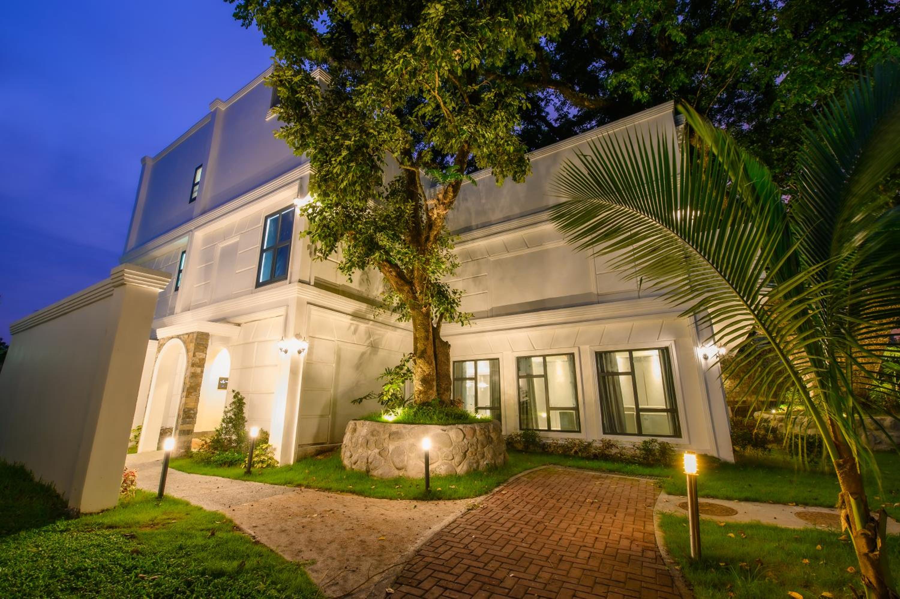 Villa with Garden View - Photo 1