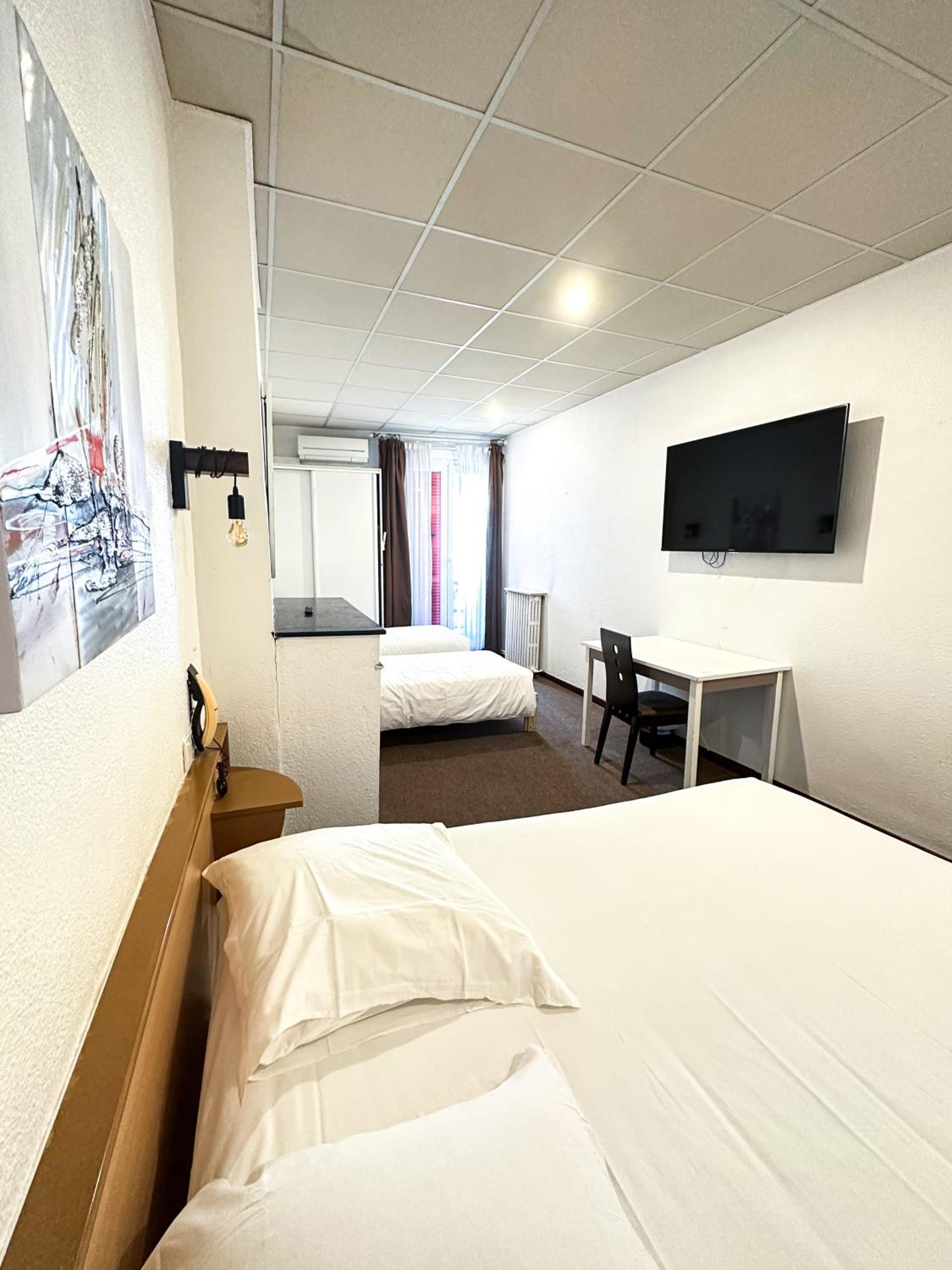 Superior Quadruple Room - Photo 1