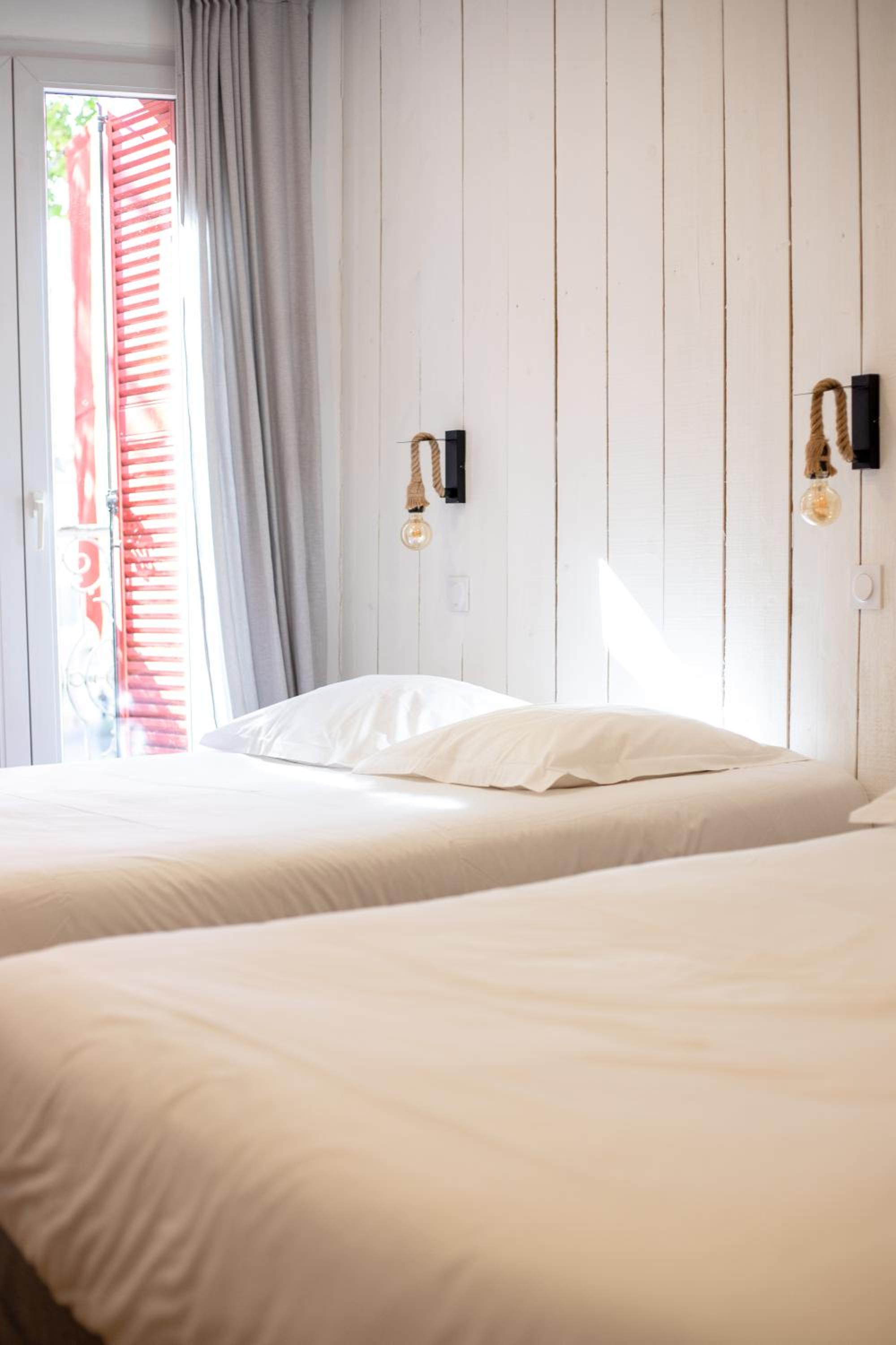 Superior Quadruple Room - Photo 2