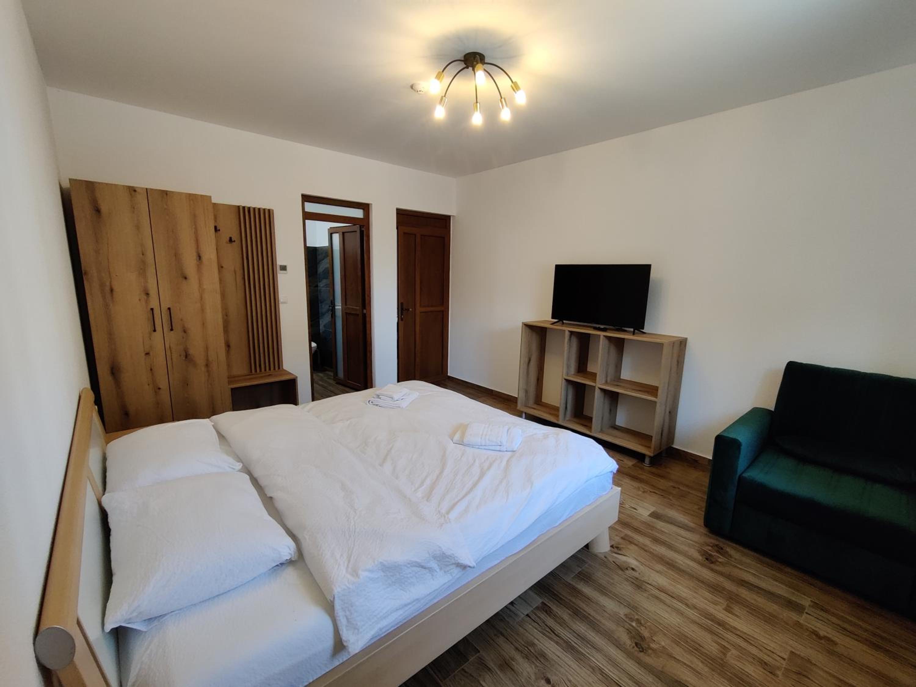 Double Room with Extra Bed - Photo 6