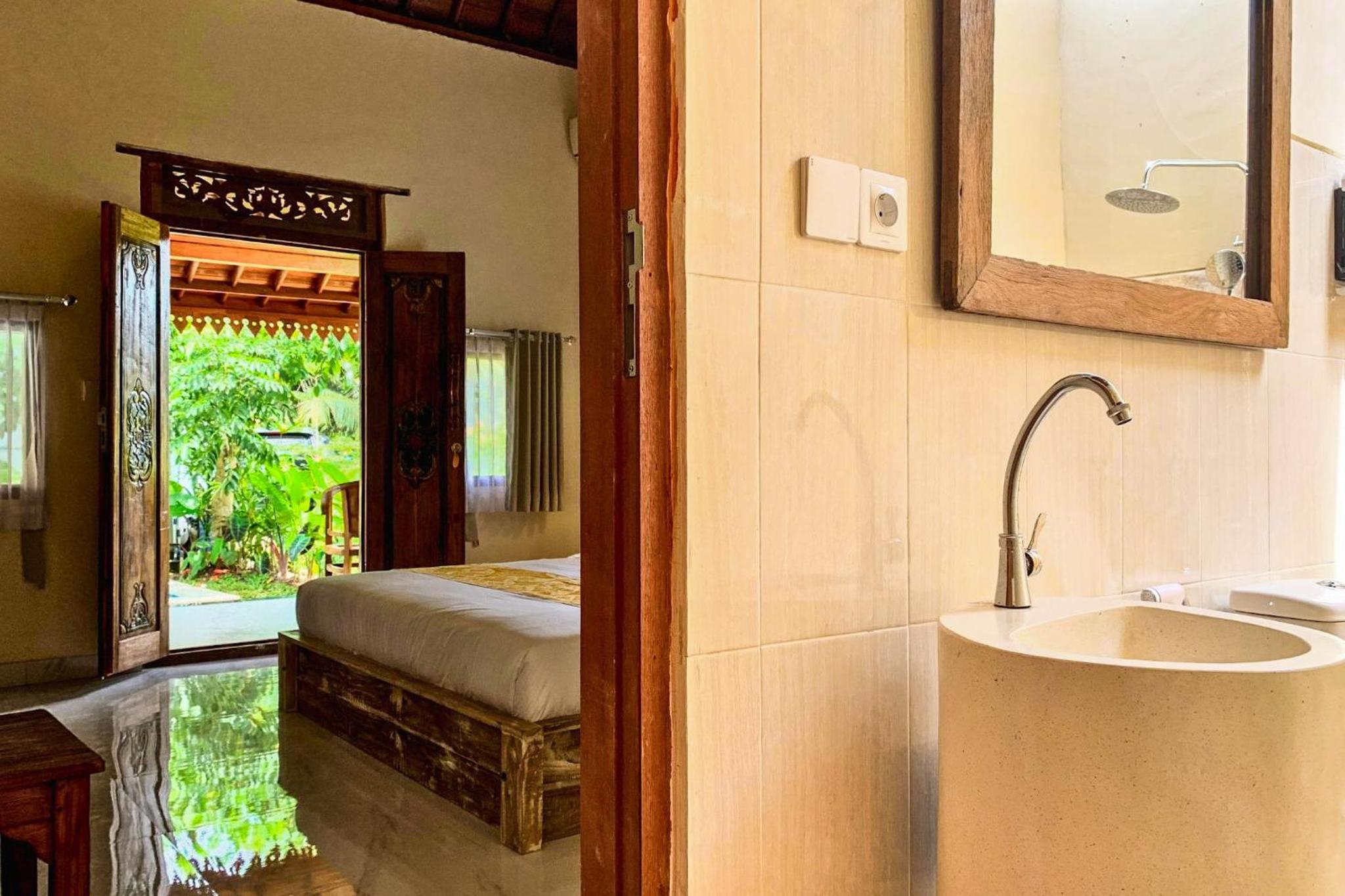 Villa with Pool View - Photo 7