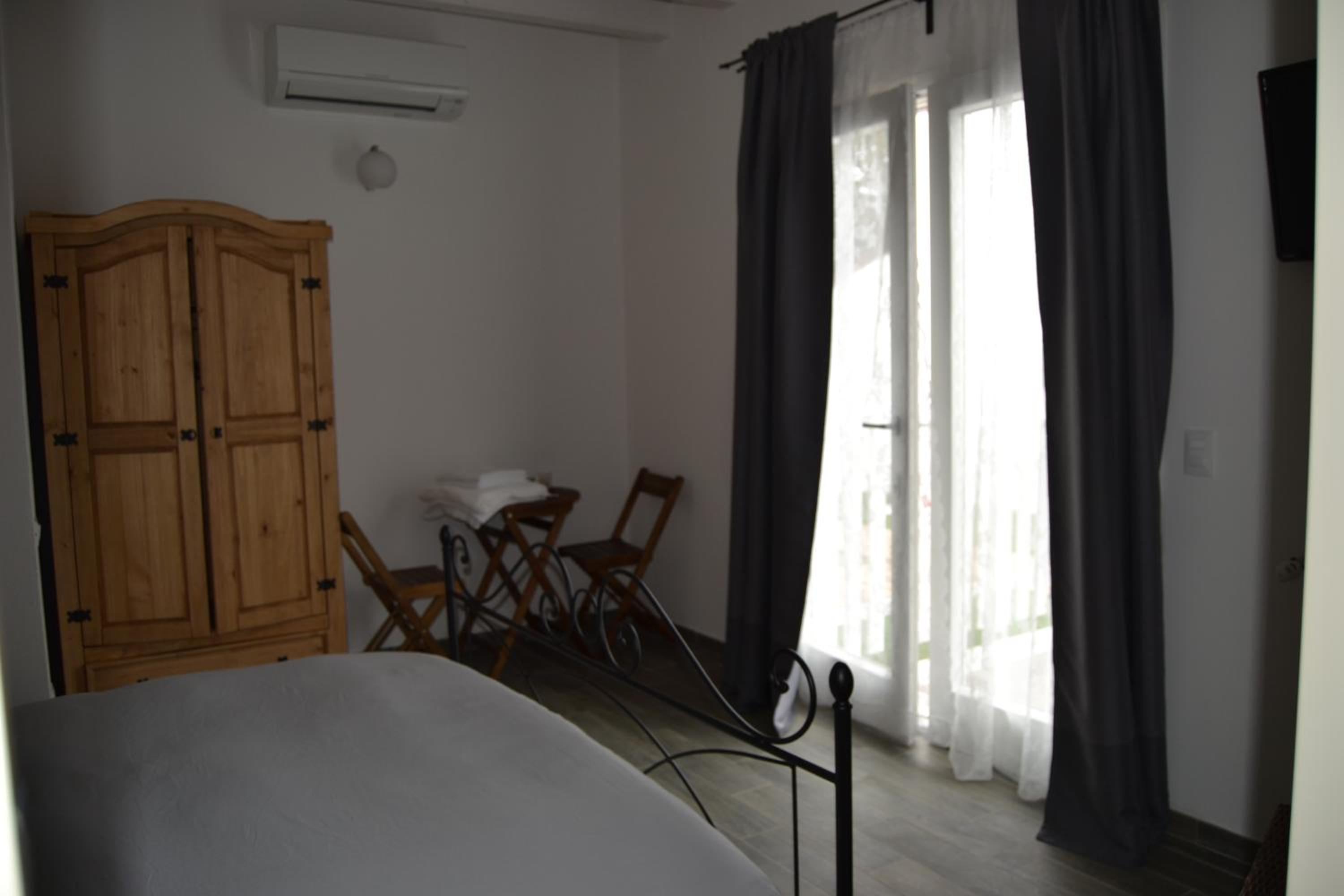 Double Room - Photo 3