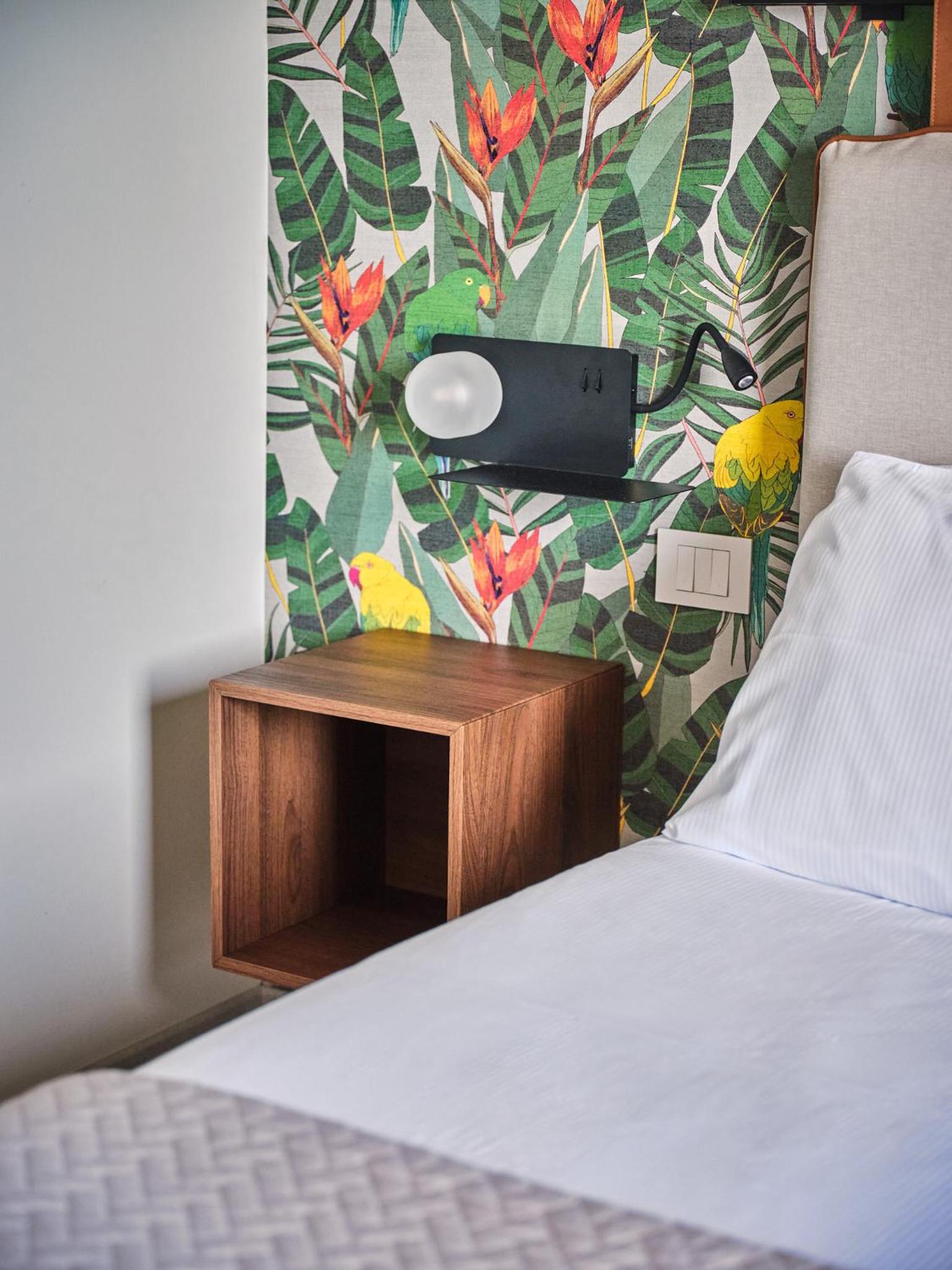 Deluxe Double or Twin Room - Photo 9