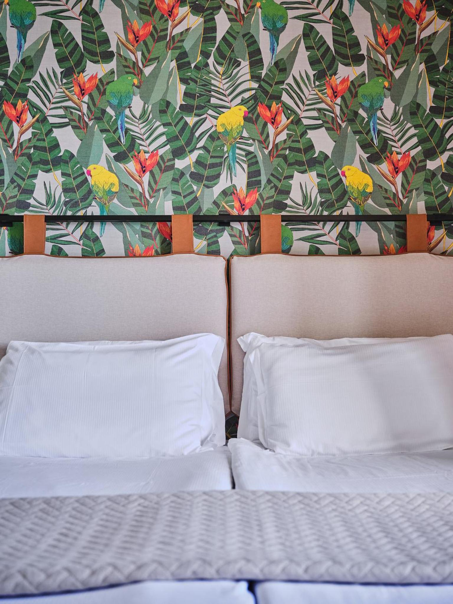 Deluxe Double or Twin Room - Photo 10