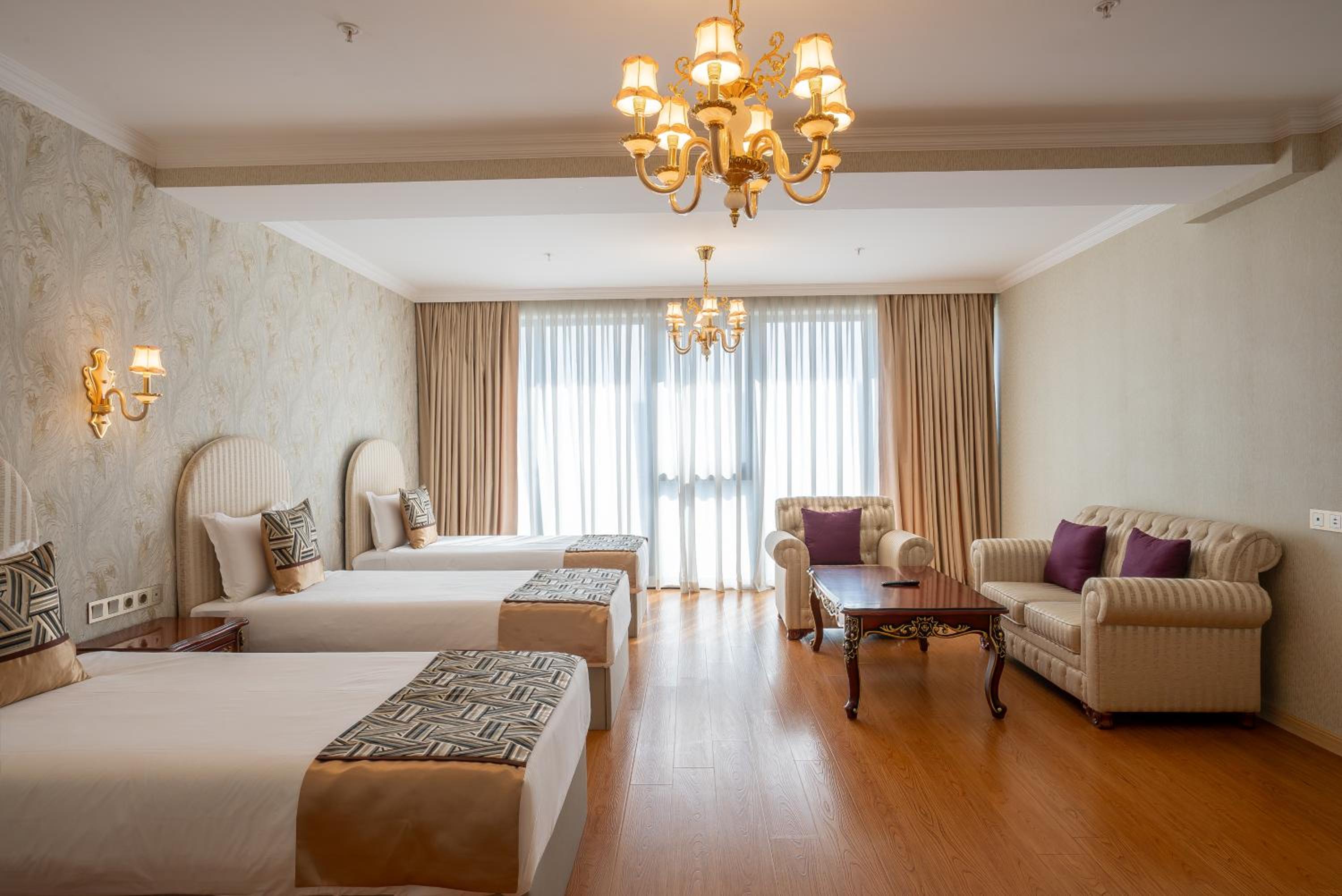 Standard Family Room - Photo 2
