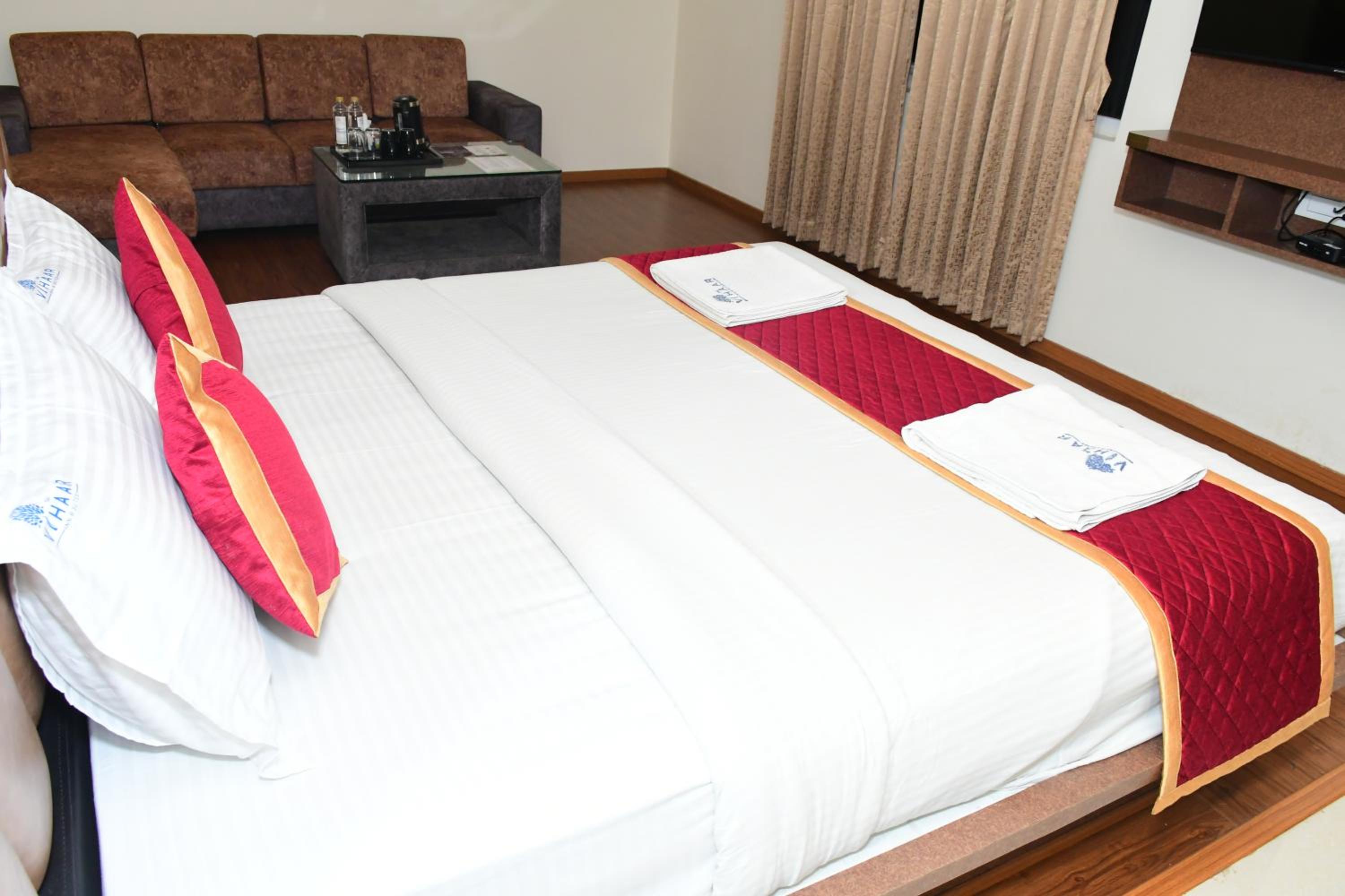 Suite - Photo 2