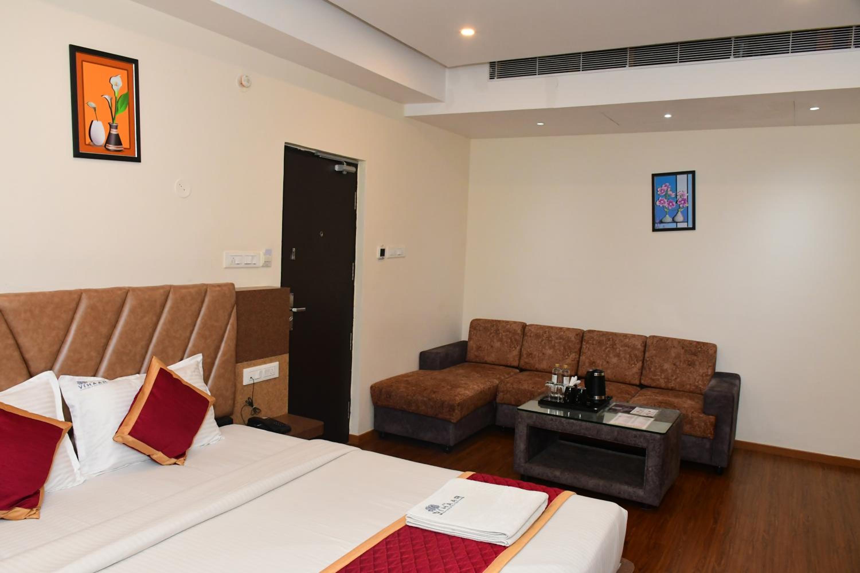 Suite - Photo 7