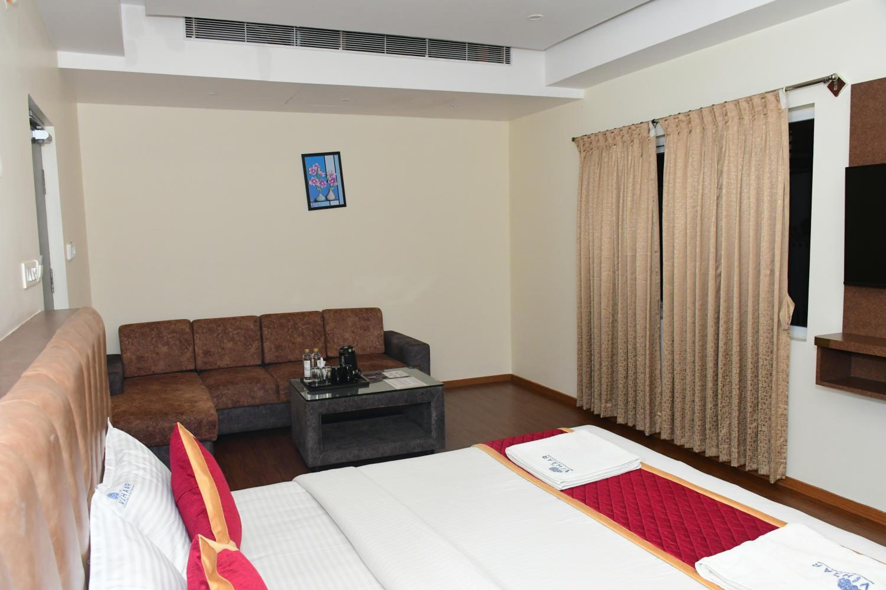 Suite - Photo 6