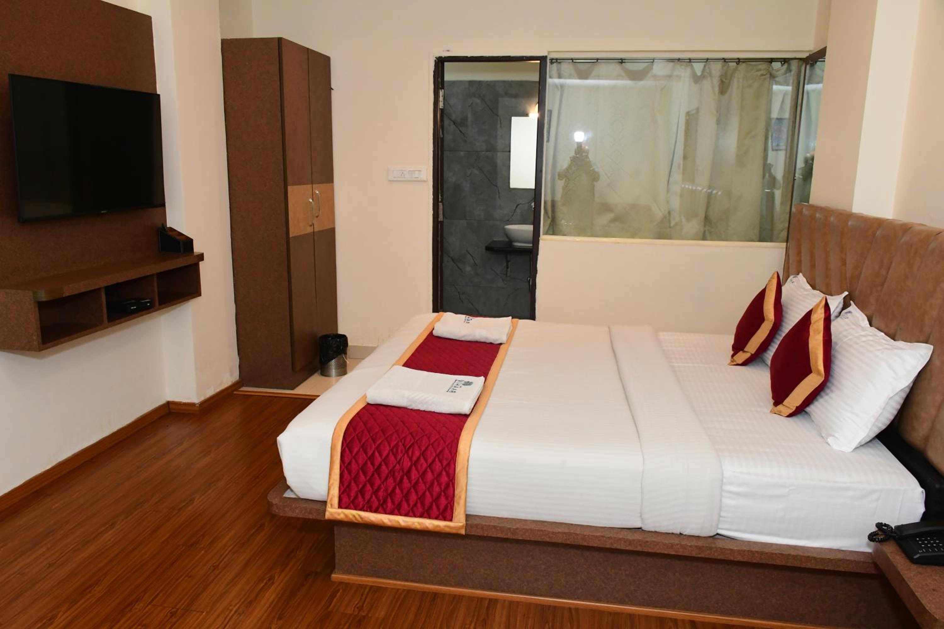 Suite - Photo 12