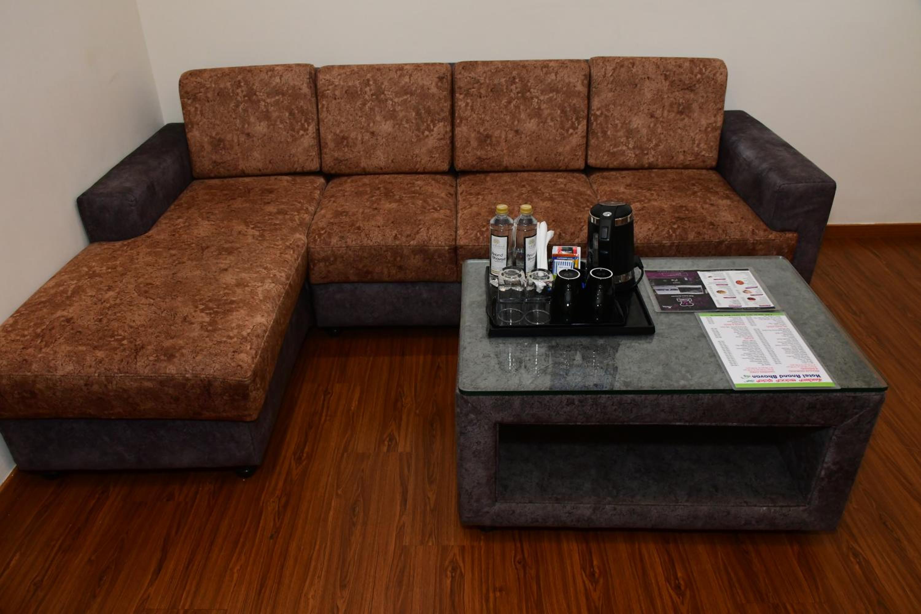 Suite - Photo 14
