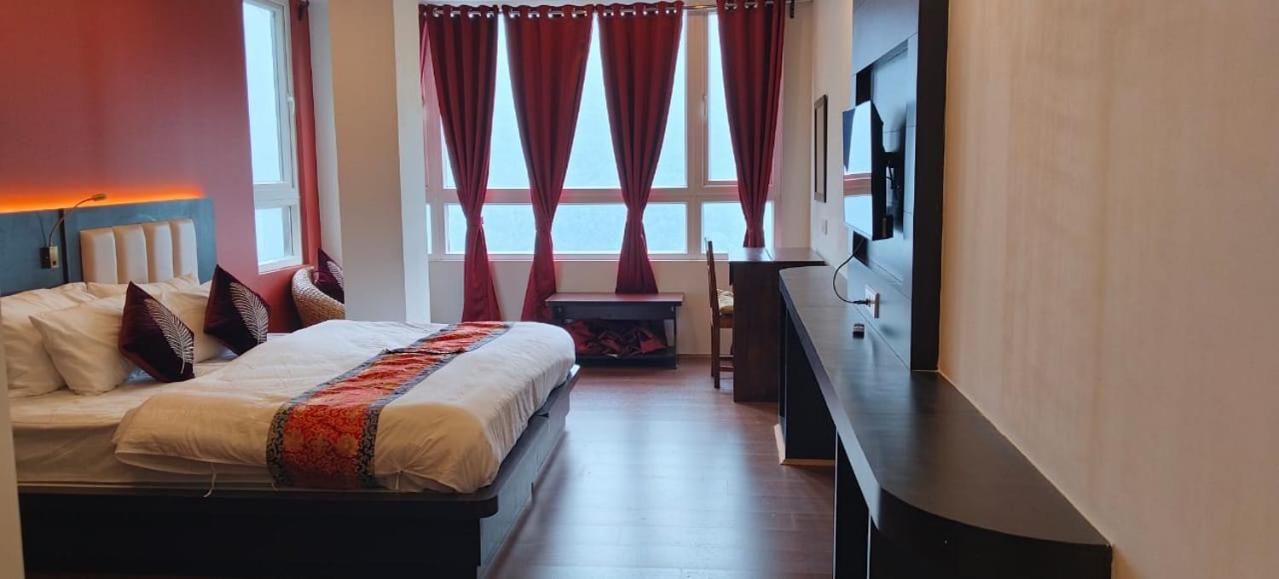 Deluxe Double or Twin Room