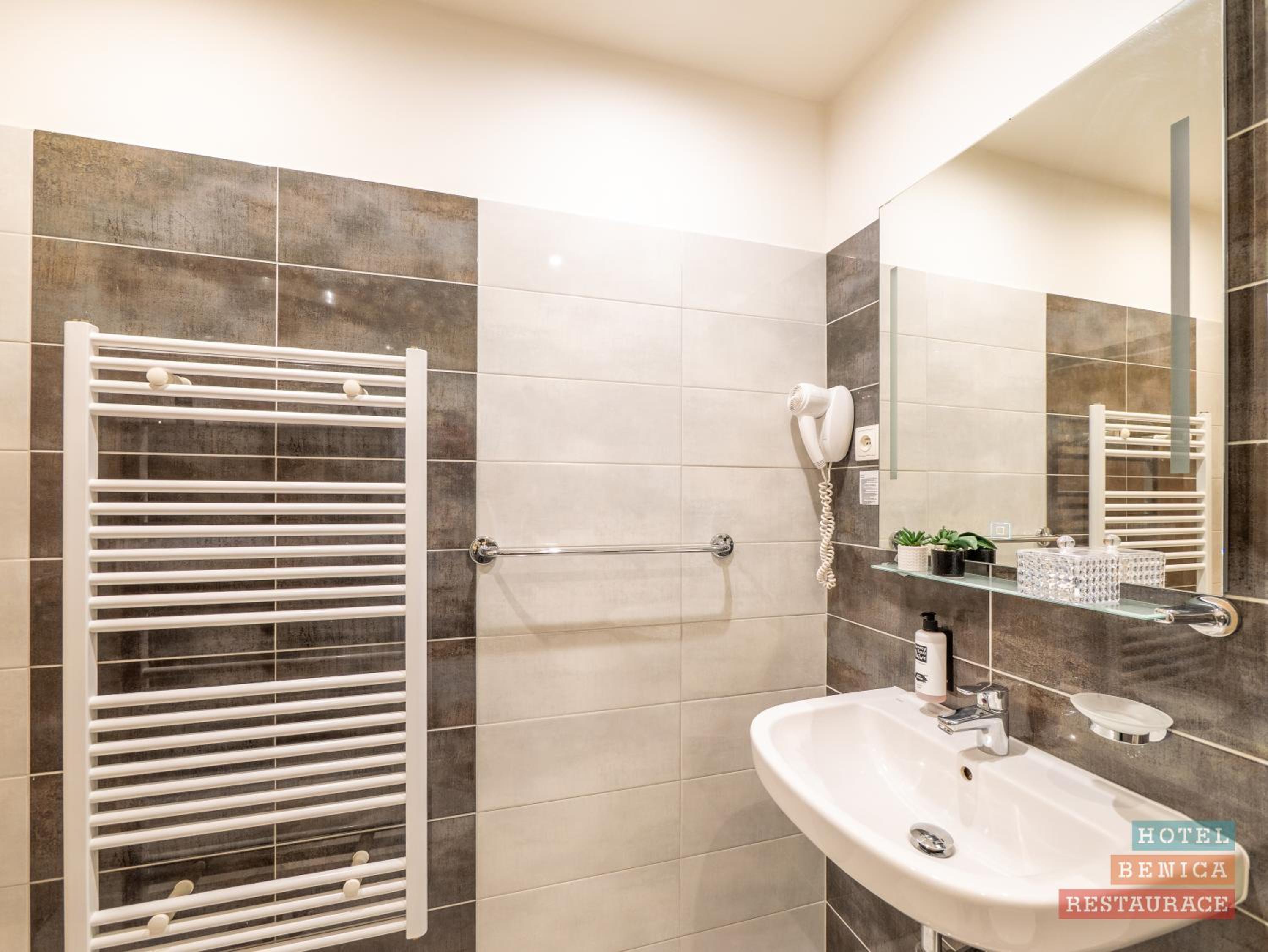 Deluxe Triple Room - Photo 6