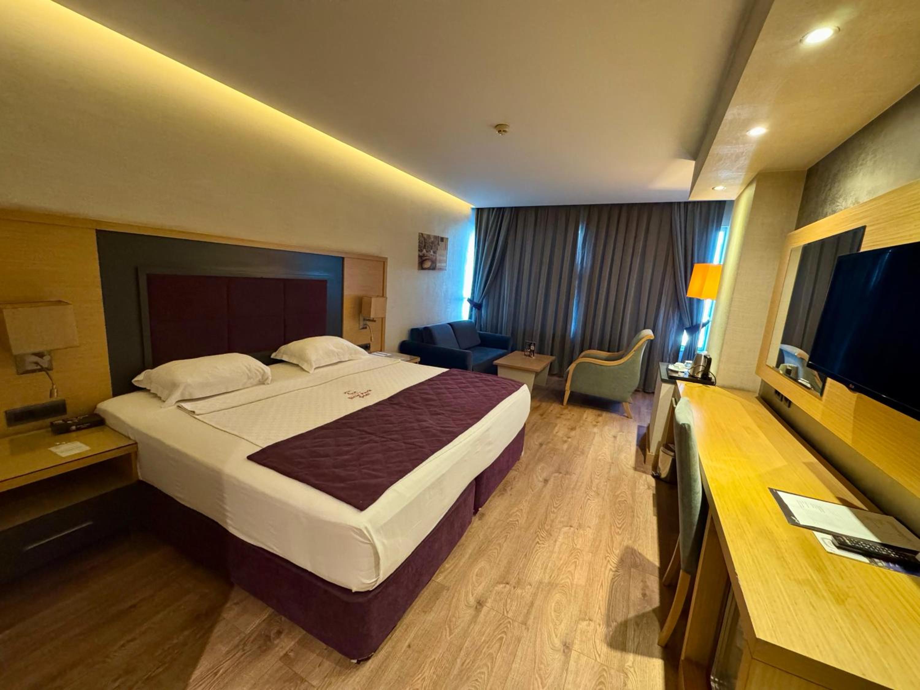 Double Room - Disability Access photo 3