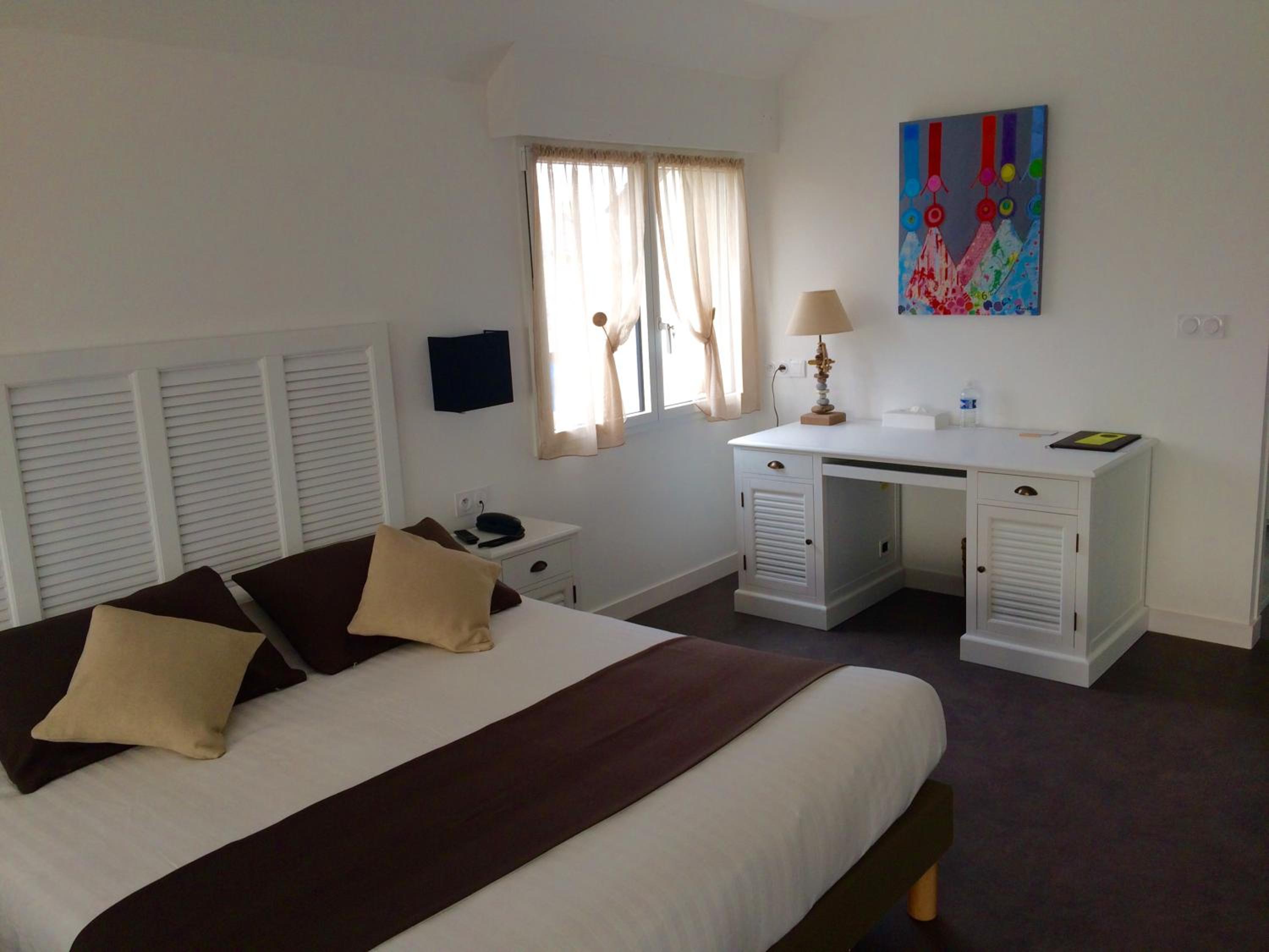 Superior Room with Sea View - Photo 6