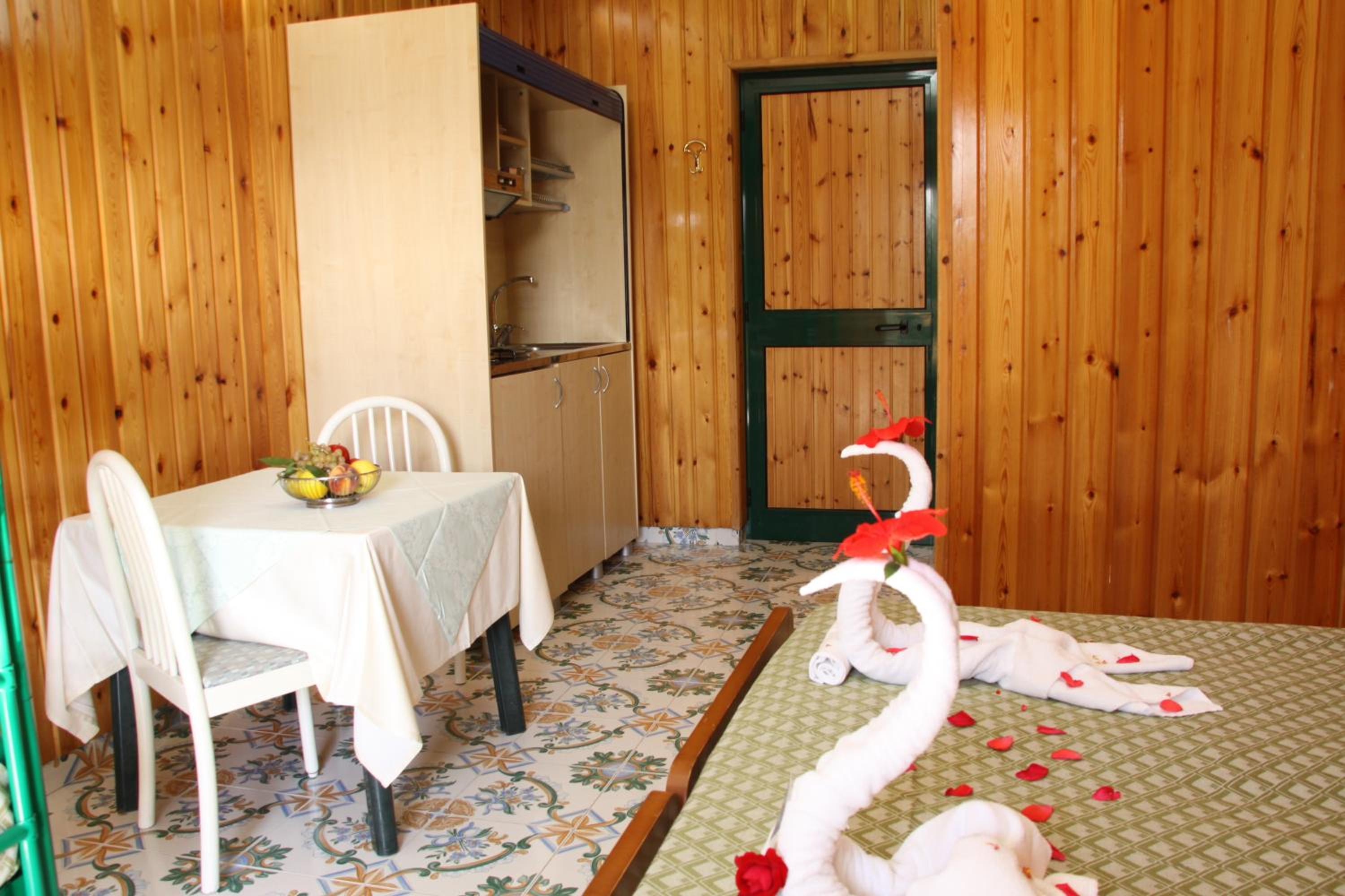 Bungalow with Kitchenette (2 Adults) photo 2