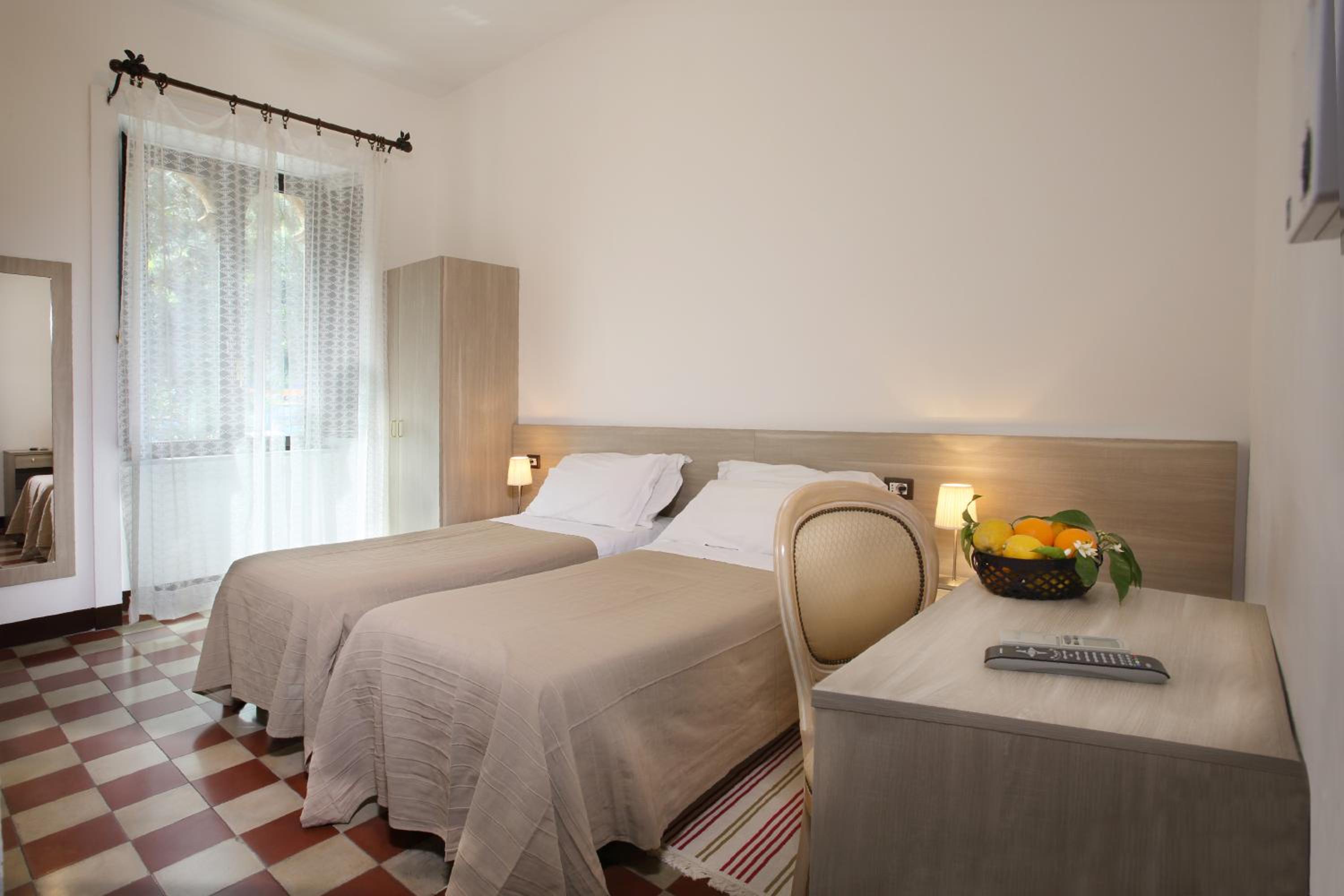 Economy Double or Twin Room photo 2