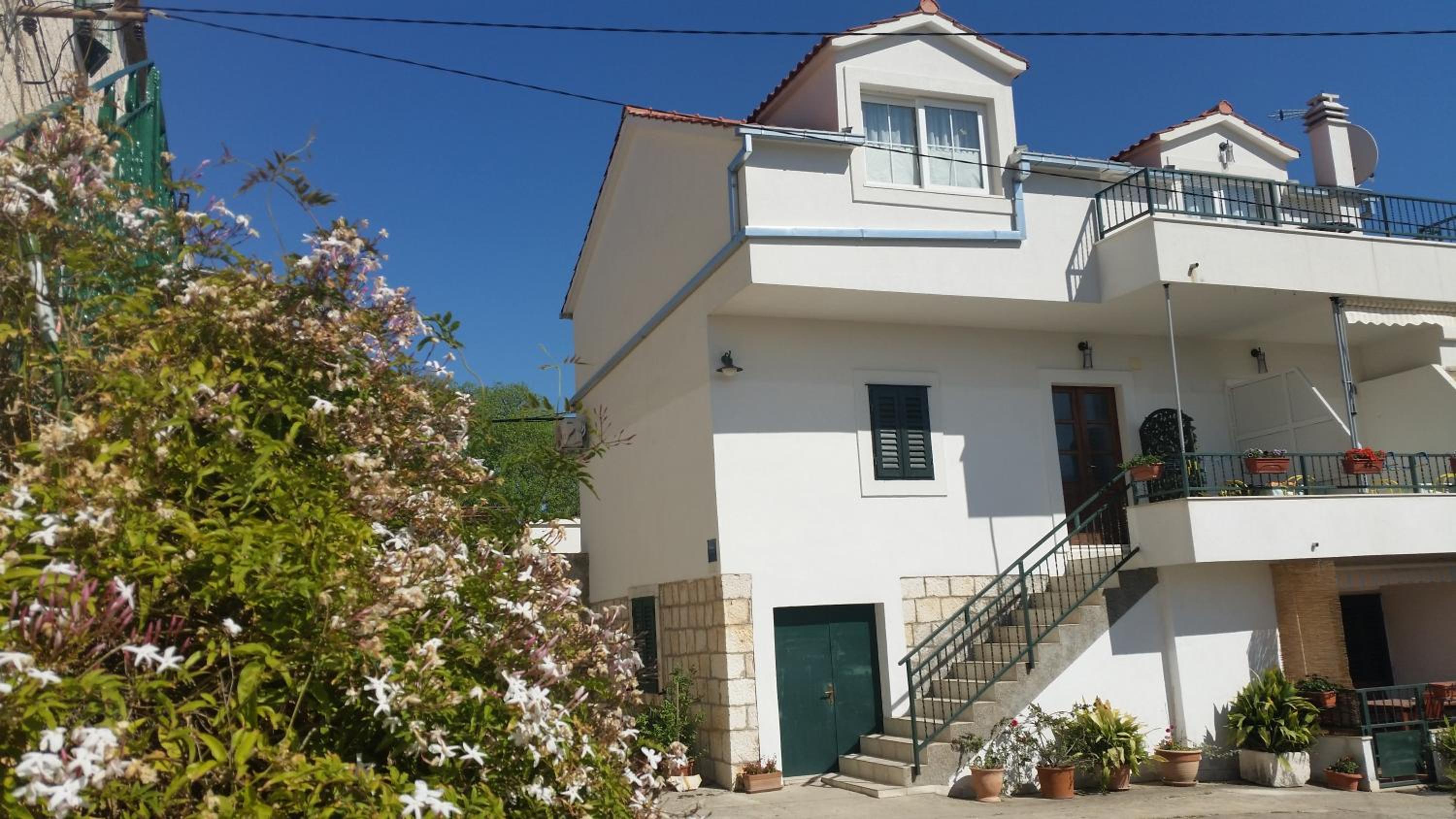 Studio with Balcony - Photo 23