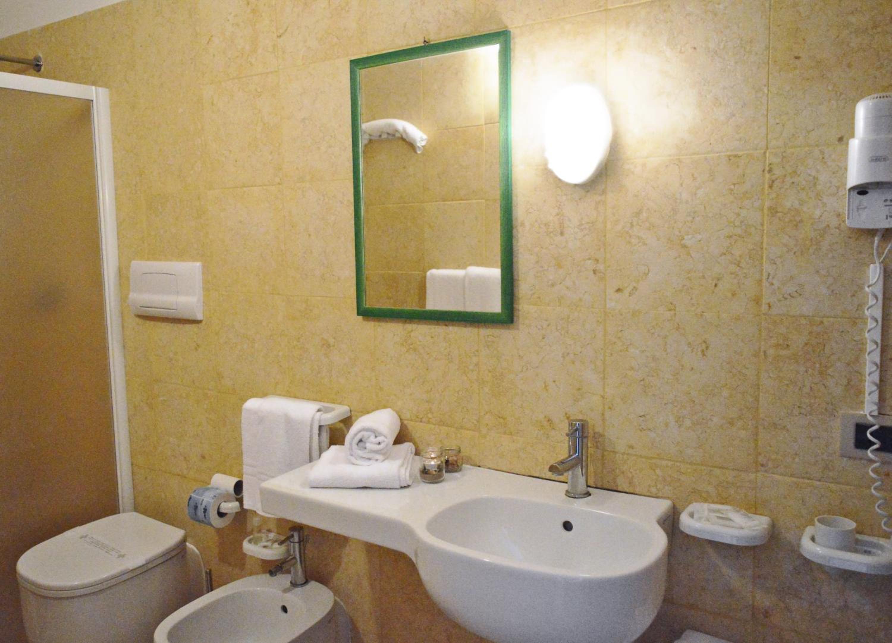 Quadruple Room photo 3