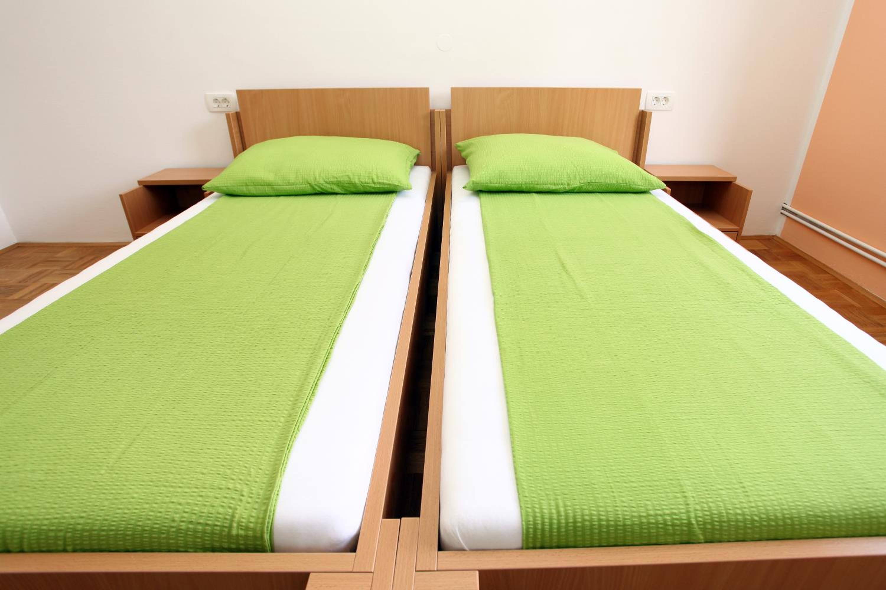 Double Room - Photo 8