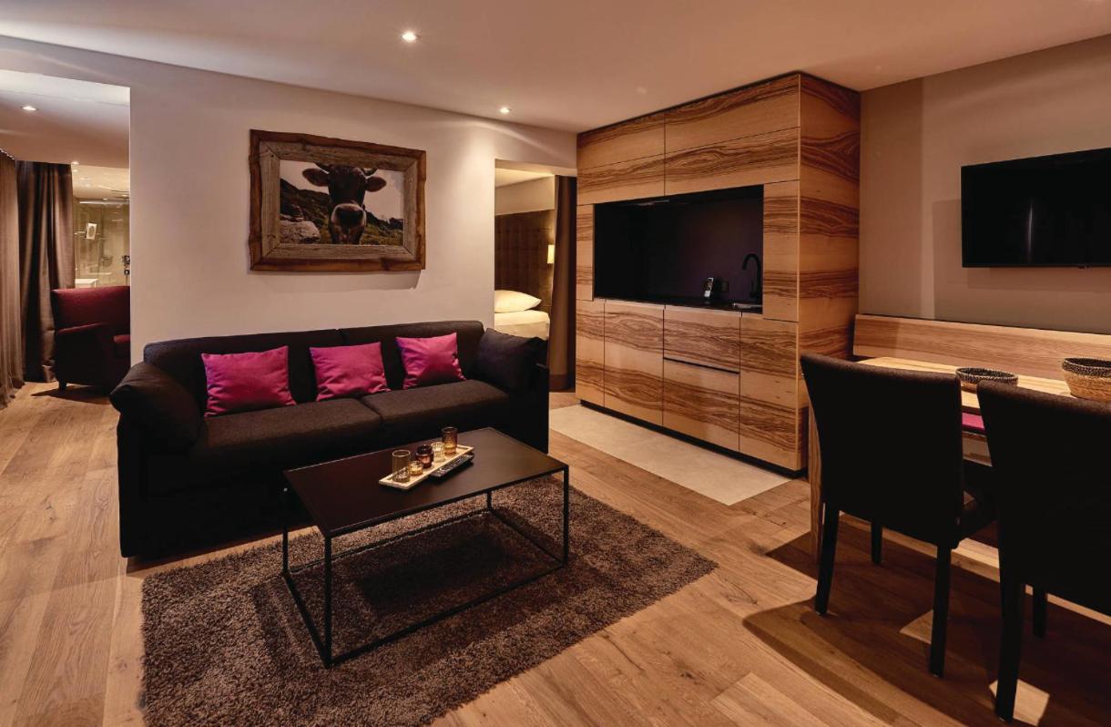 One-Bedroom Apartment with Terrace and private sauna