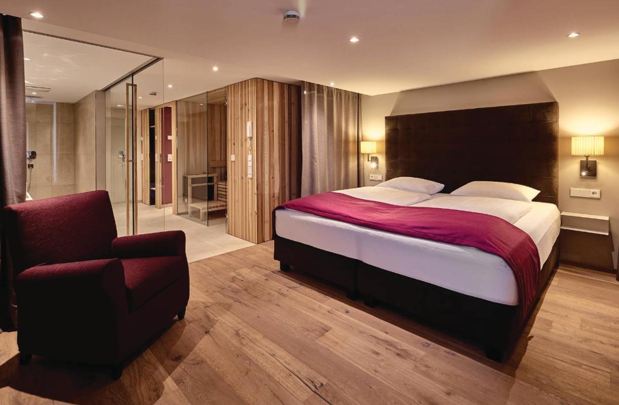 One-Bedroom Apartment with Terrace and private sauna photo 2