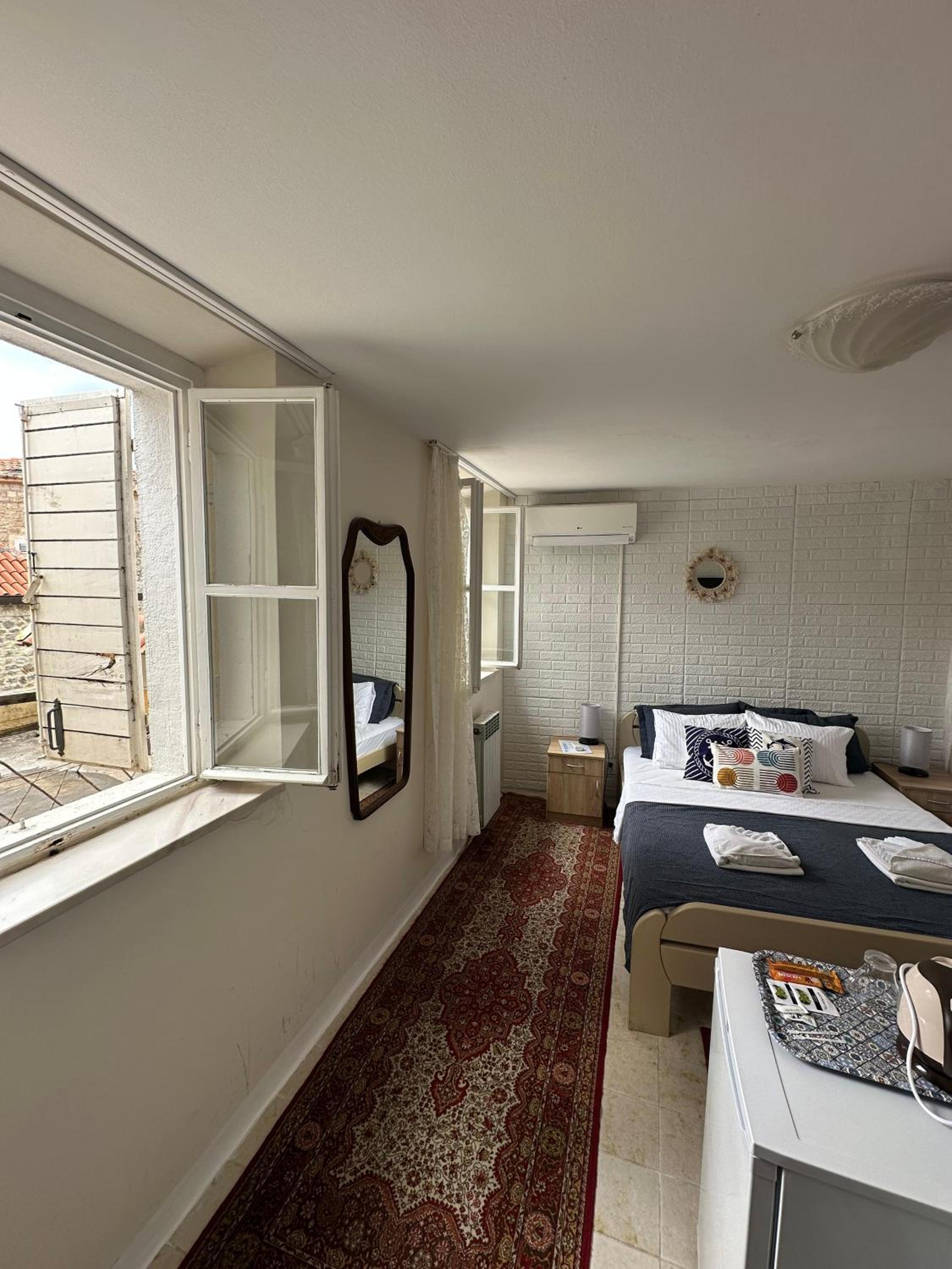 Deluxe Double Room - Photo 7