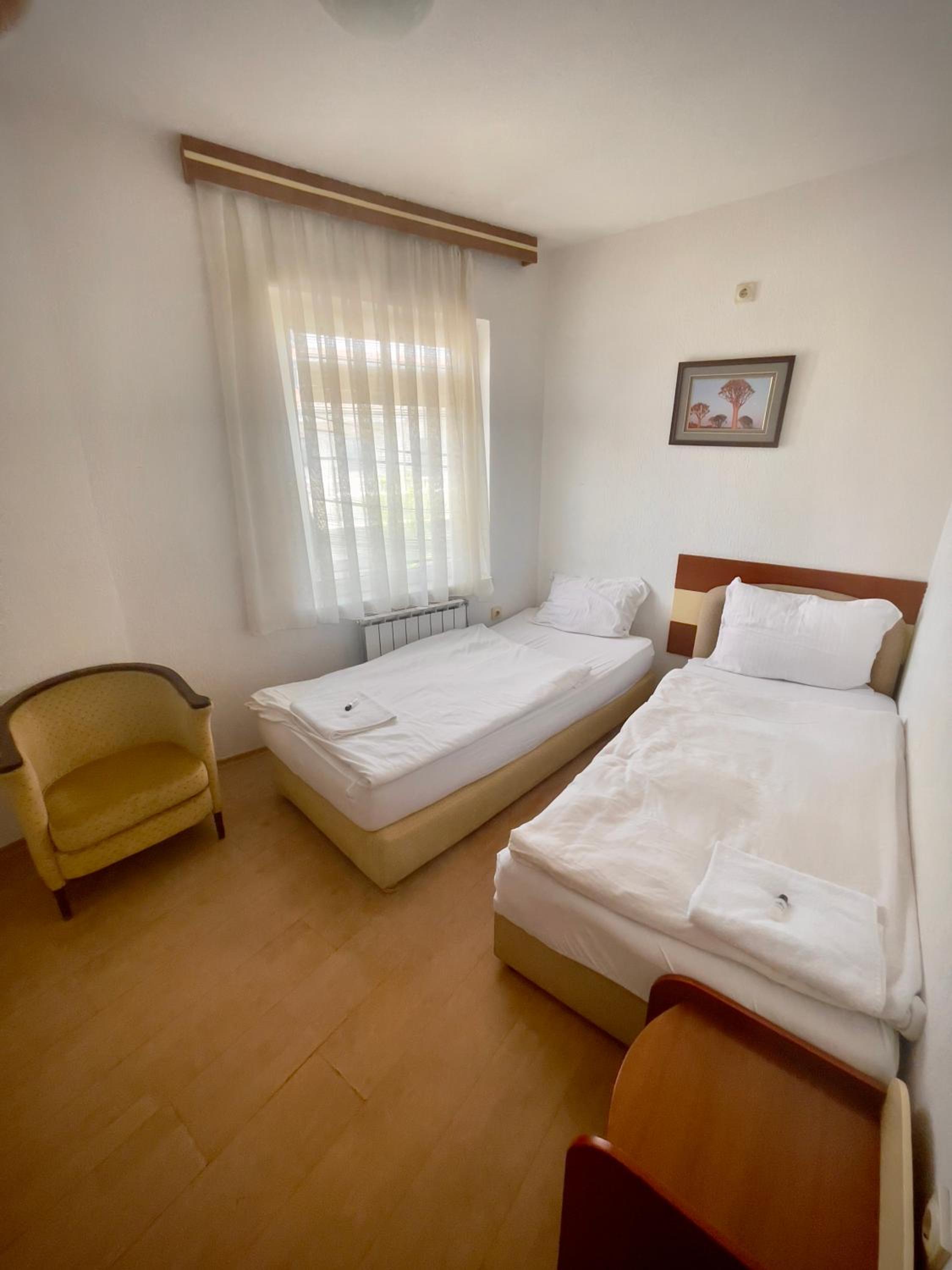 Quadruple Room - Photo 4